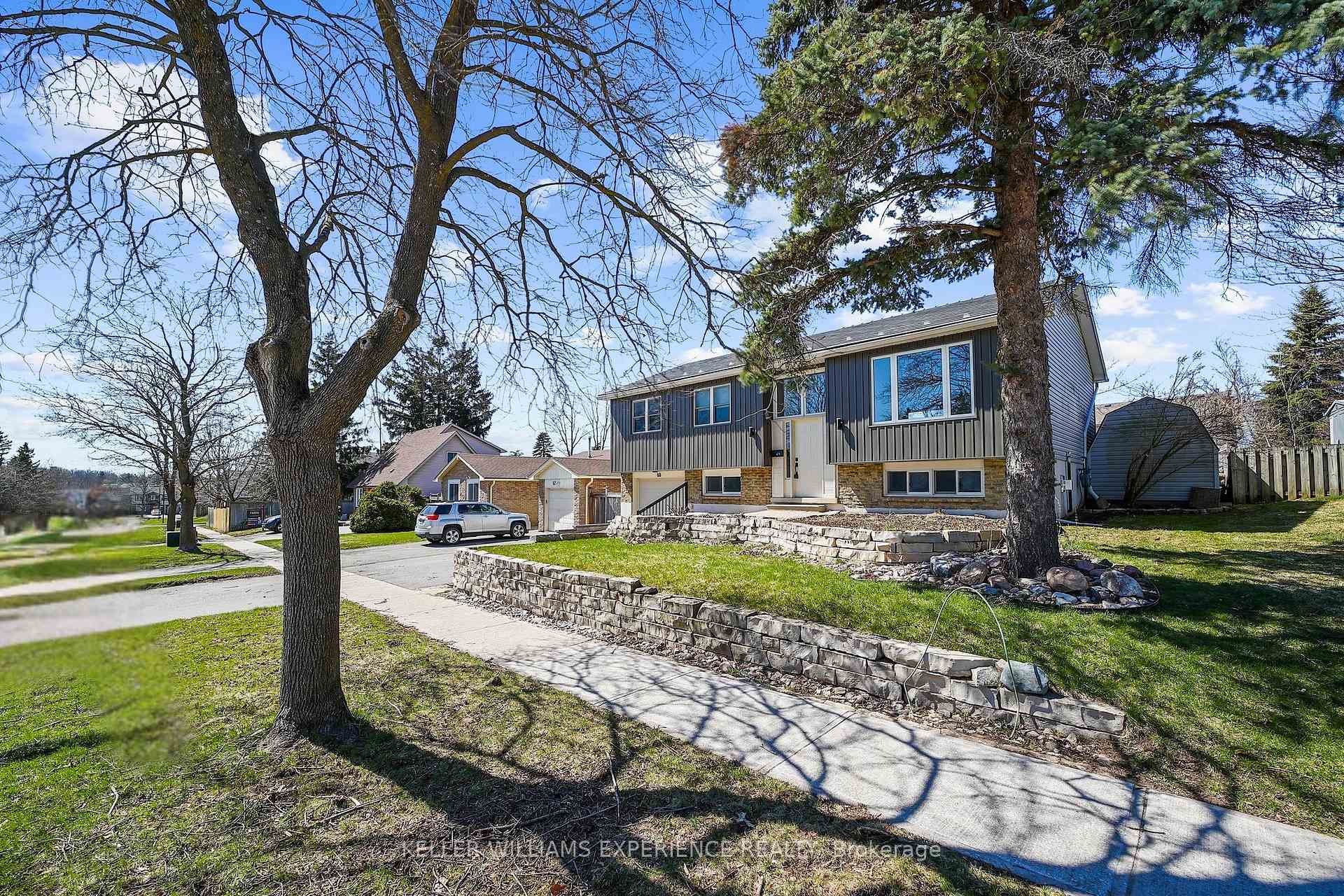 Photo 3 of 60 Heather Street, Barrie, Sunnidale — HOMEH
