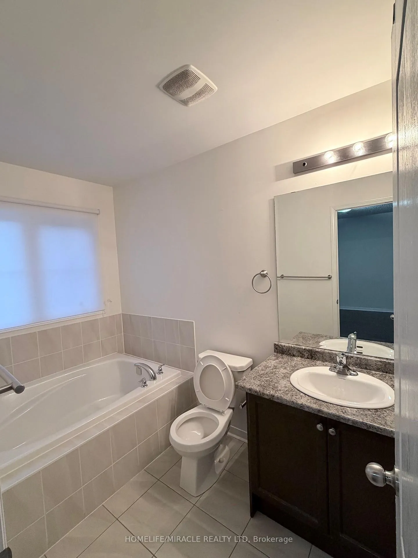 Photo 14 of Unit Upper, 17 Yellowknife Road, Brampton, Sandringham-Wellington North — HOMEH