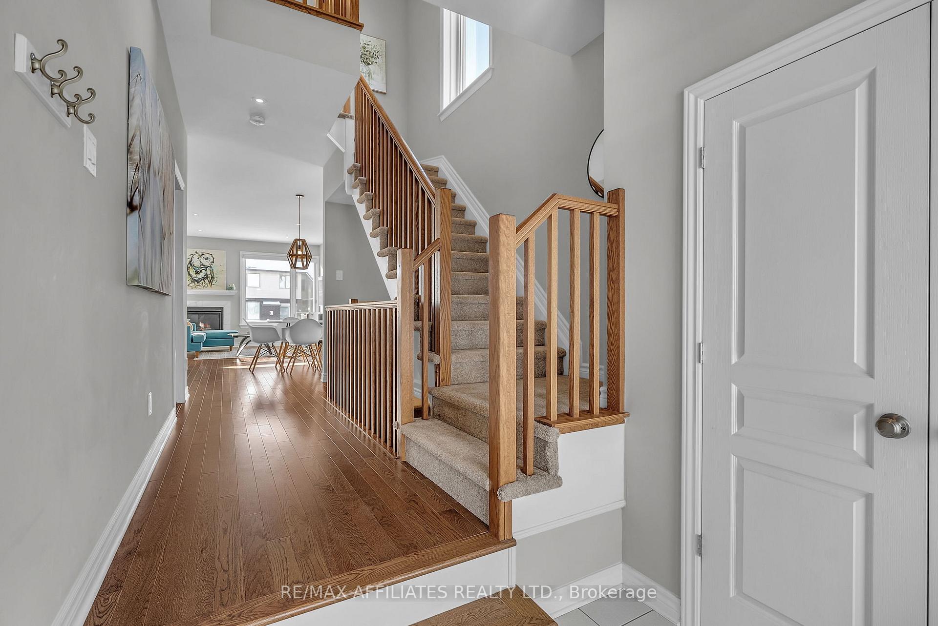 Photo 4 of 523 Rowers Way, Ottawa, Riverside South/Gloucester Glen — HOMEH