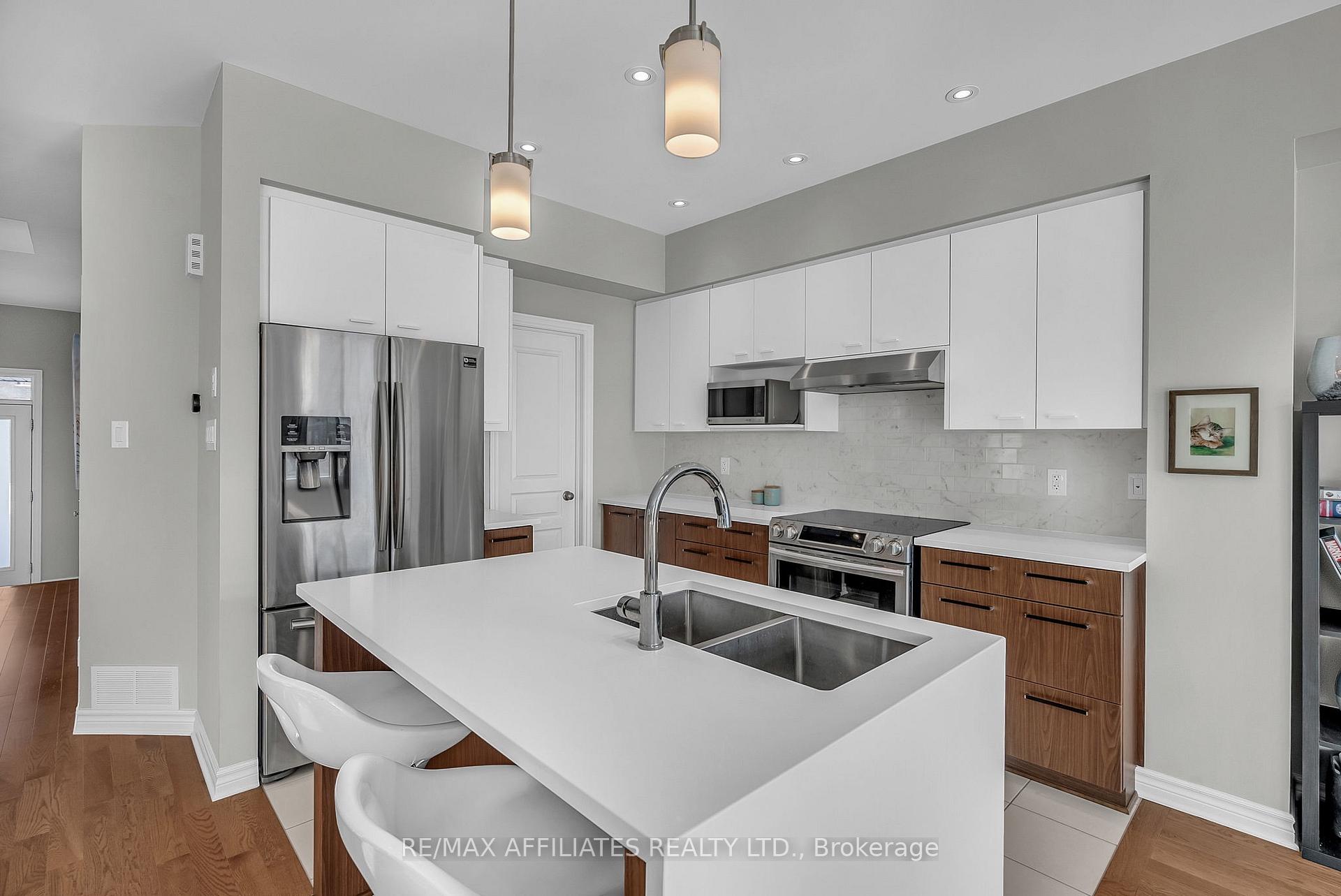 Photo 7 of 523 Rowers Way, Ottawa, Riverside South/Gloucester Glen — HOMEH