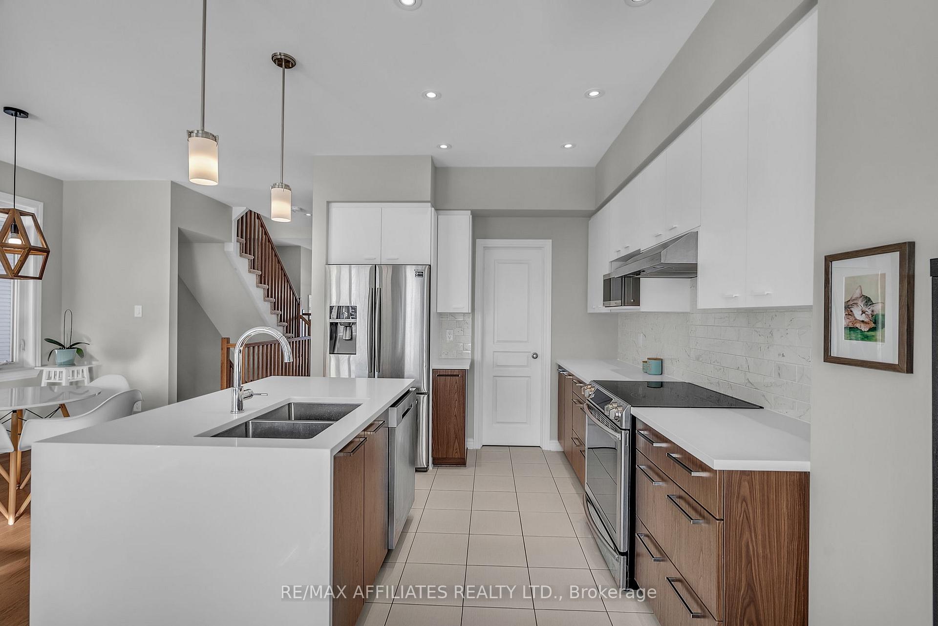 Photo 8 of 523 Rowers Way, Ottawa, Riverside South/Gloucester Glen — HOMEH