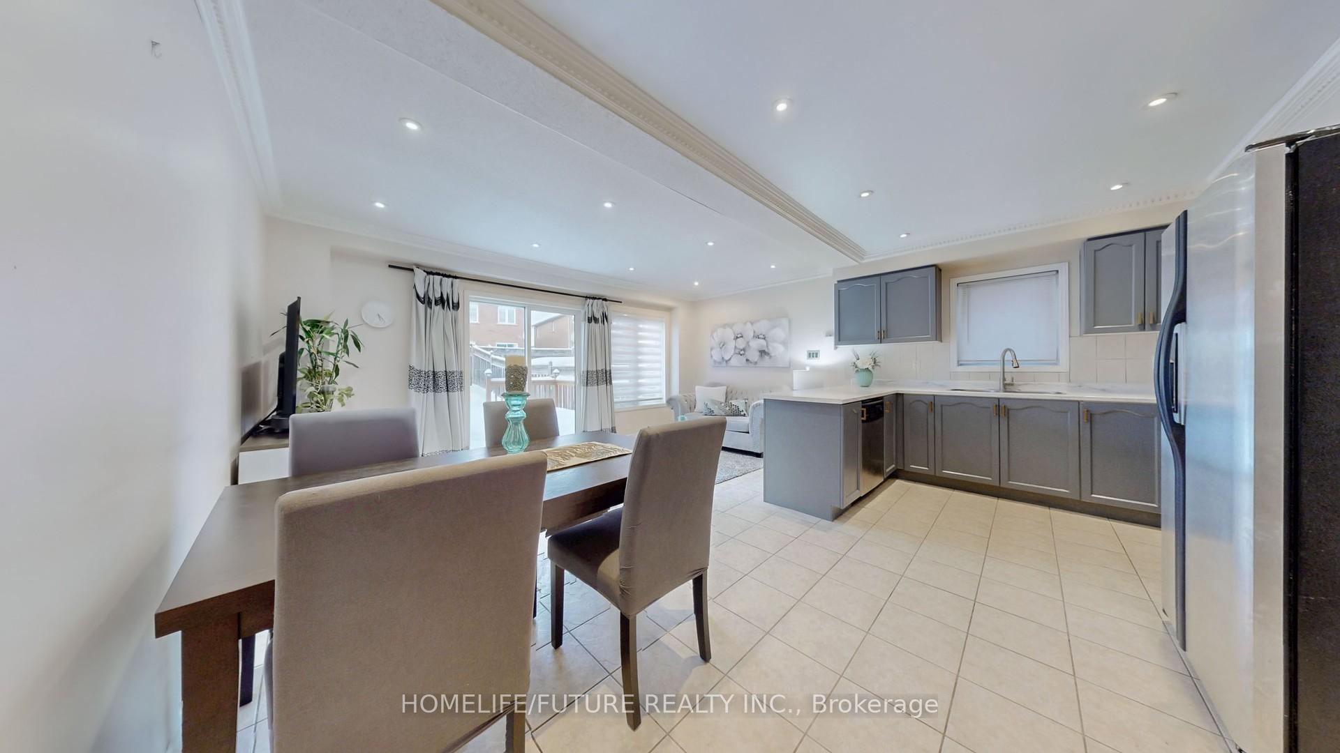 Photo 8 of 52 Monique Court, Markham, Cedarwood — HOMEH