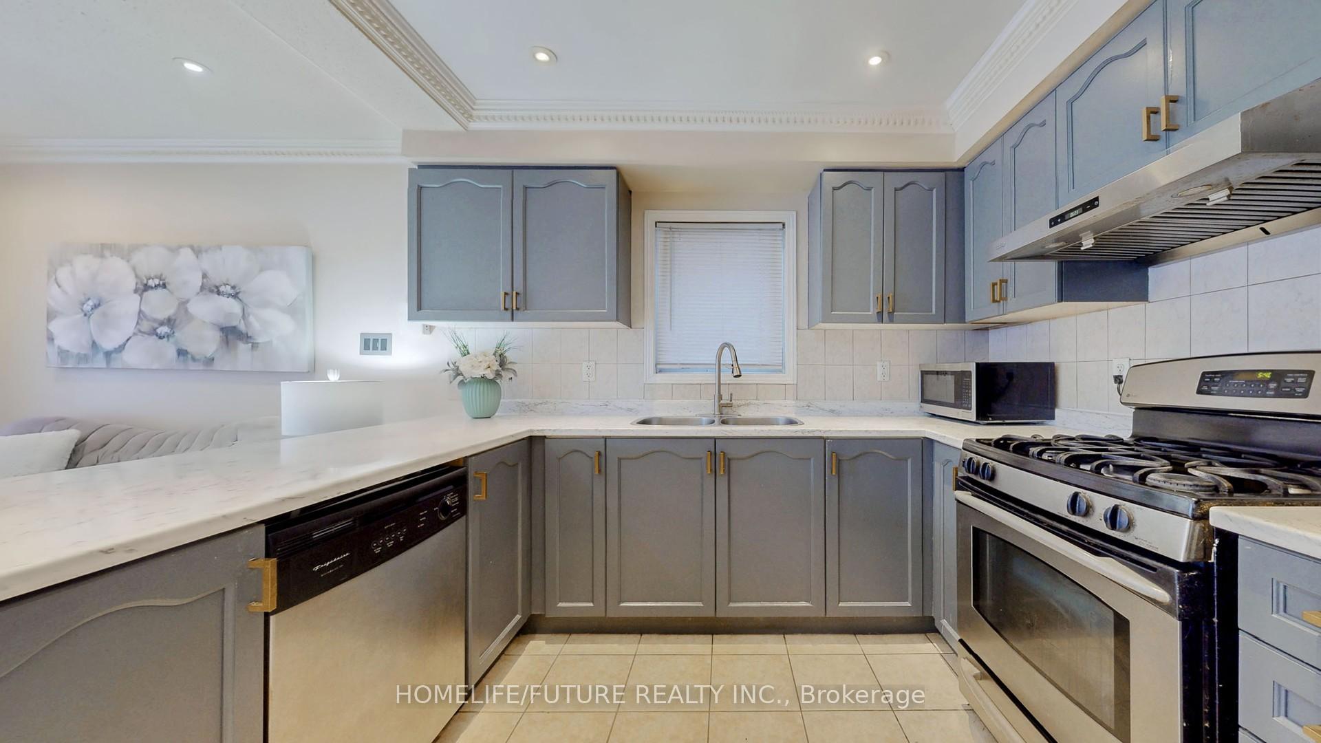 Photo 7 of 52 Monique Court, Markham, Cedarwood — HOMEH