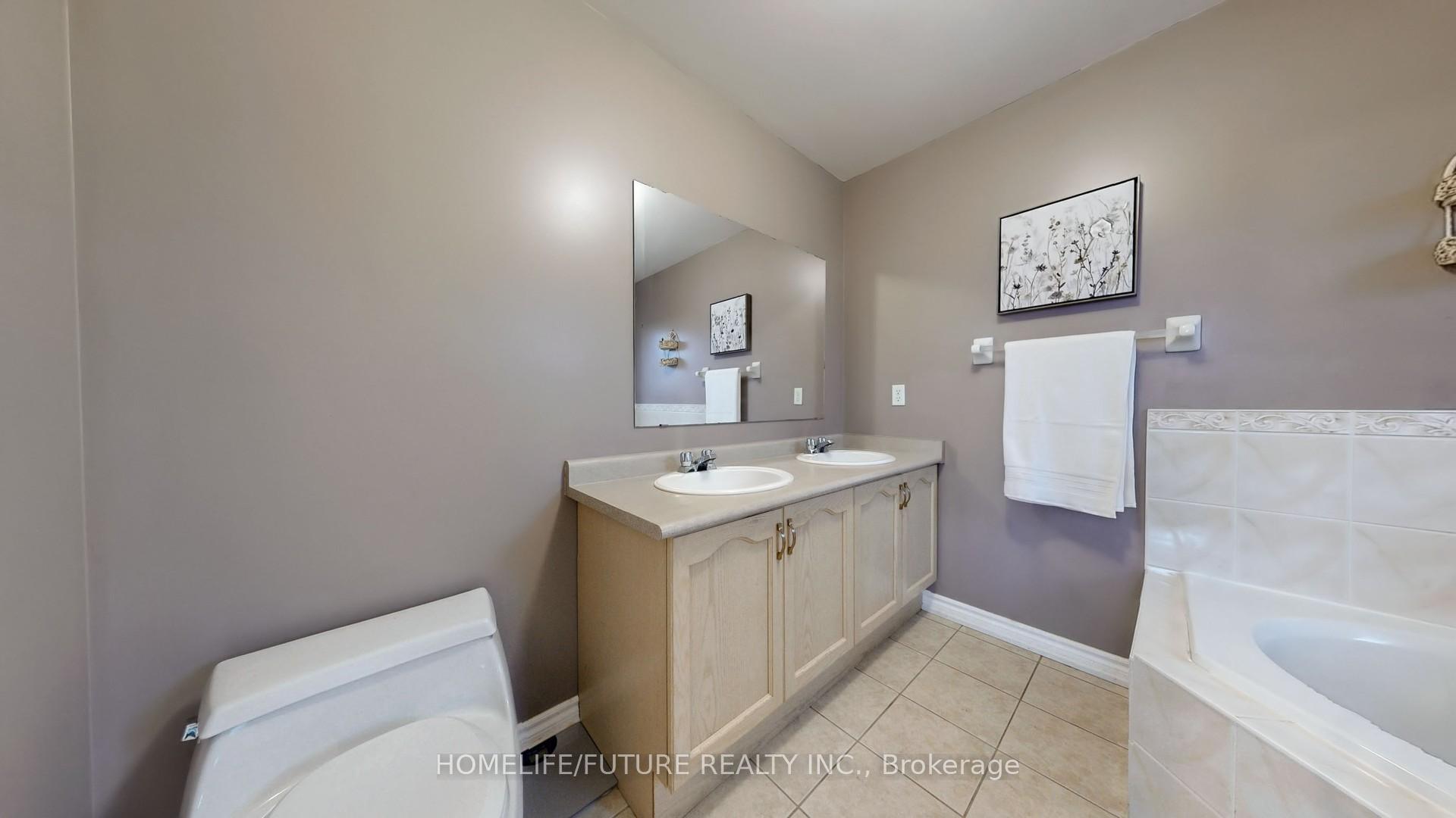 Photo 5 of 52 Monique Court, Markham, Cedarwood — HOMEH