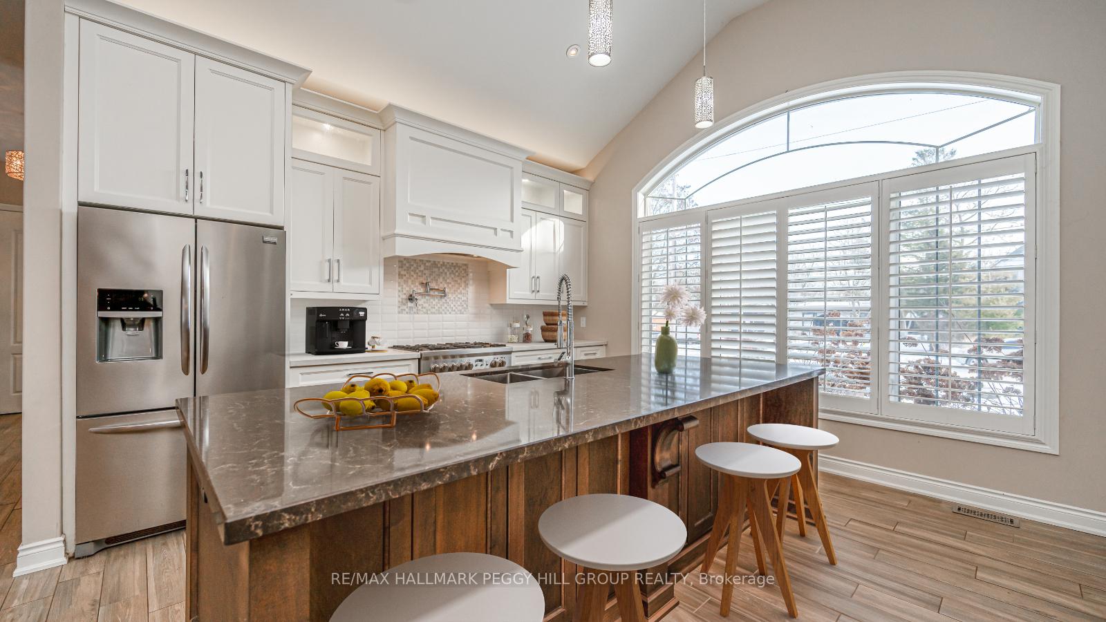 Photo 3 of 392 Cox Mill Road, Barrie, South Shore — HOMEH
