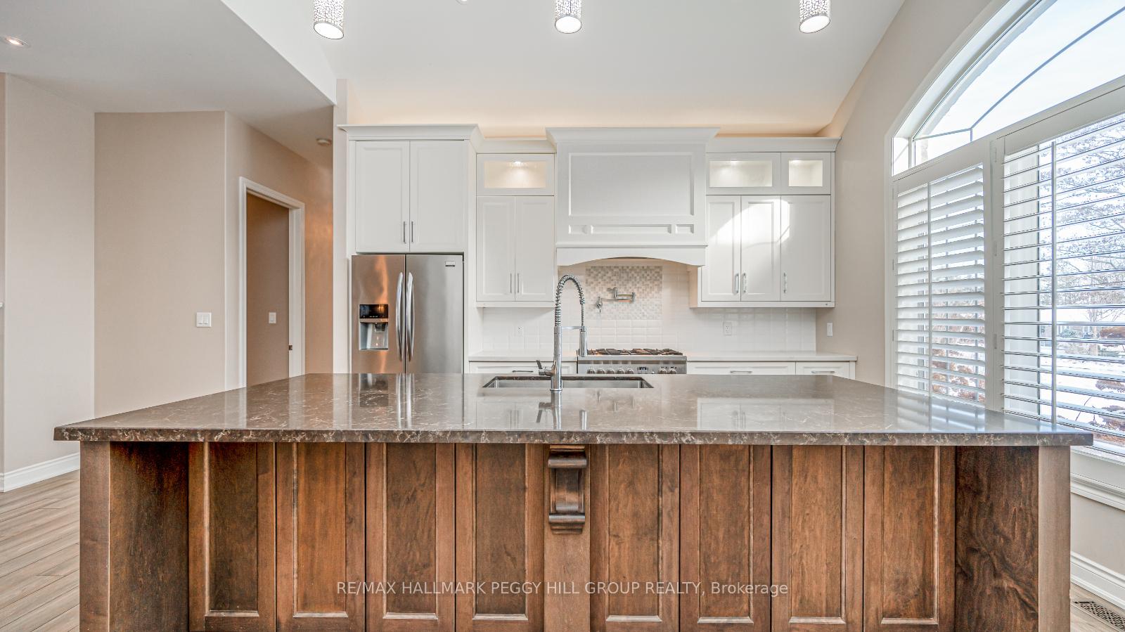 Photo 9 of 392 Cox Mill Road, Barrie, South Shore — HOMEH