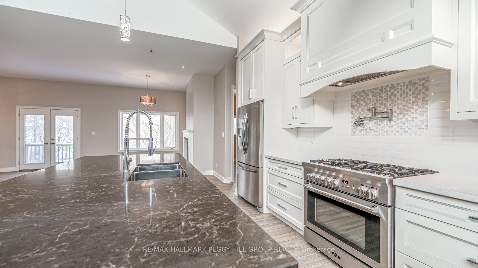 Photo 12 of 392 Cox Mill Road, Barrie, South Shore — HOMEH