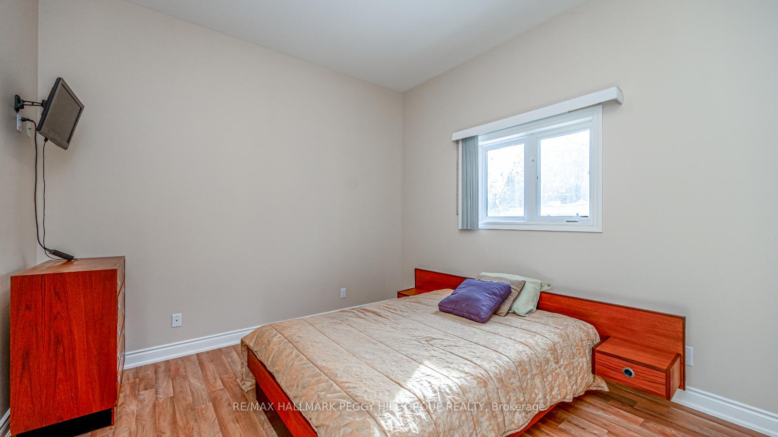 Photo 15 of 392 Cox Mill Road, Barrie, South Shore — HOMEH