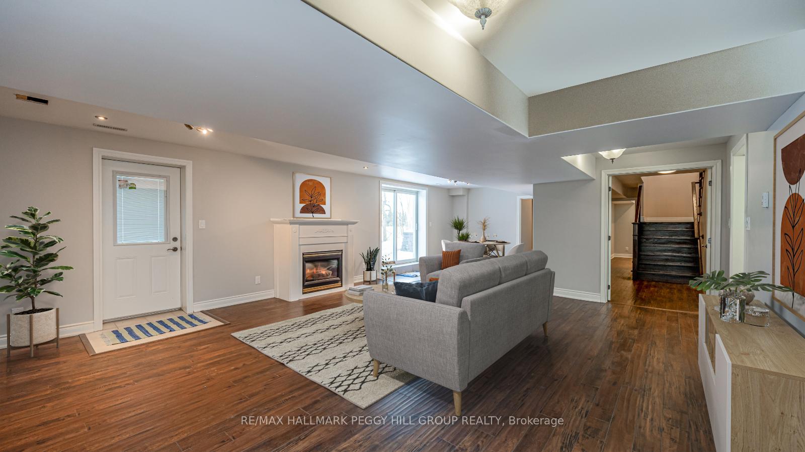 Photo 5 of 392 Cox Mill Road, Barrie, South Shore — HOMEH