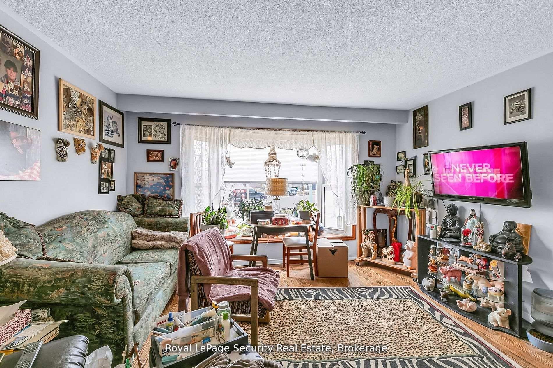 Photo 5 of 22 Burbank Place, Barrie, Grove East — HOMEH