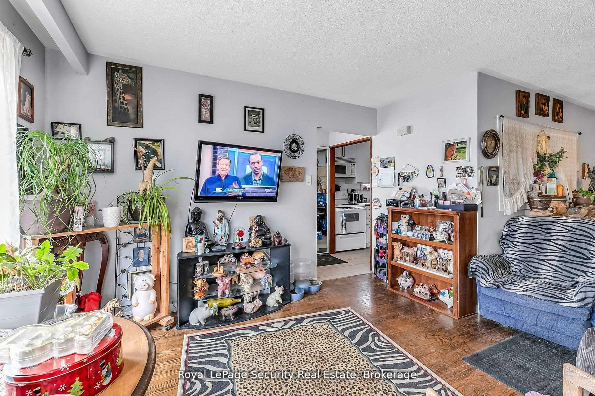 Photo 6 of 22 Burbank Place, Barrie, Grove East — HOMEH