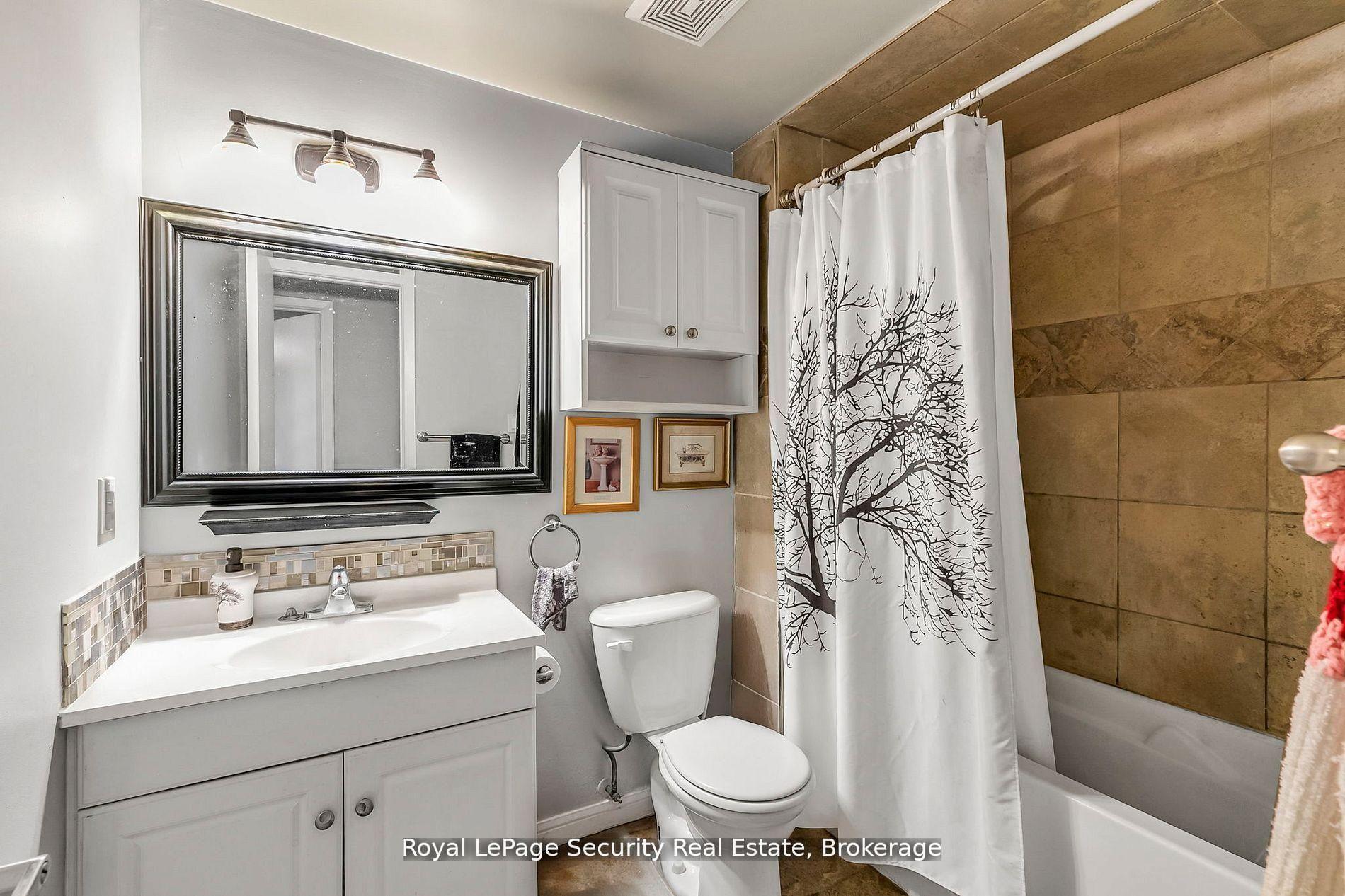 Photo 10 of 22 Burbank Place, Barrie, Grove East — HOMEH