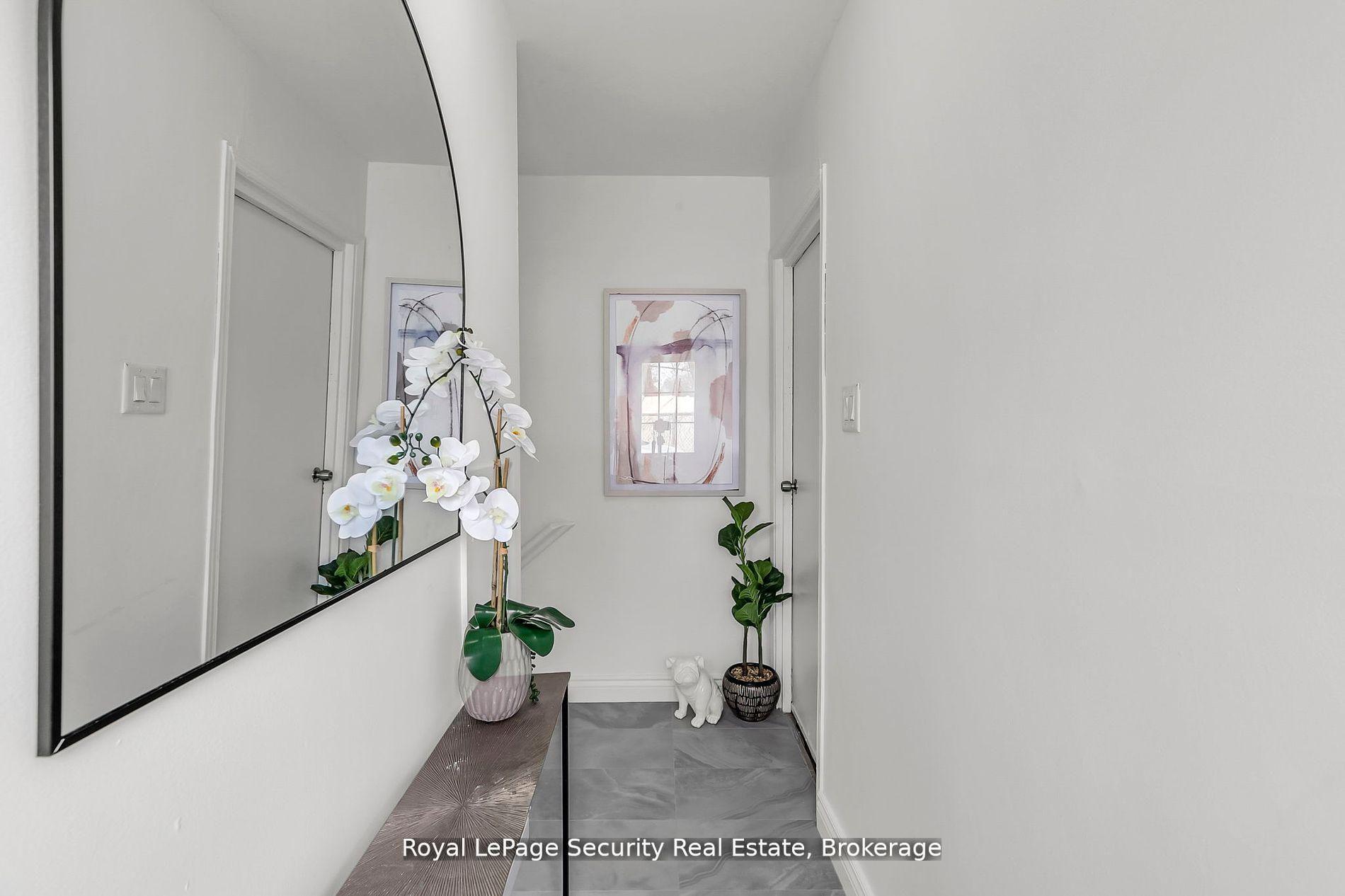 Photo 15 of 22 Burbank Place, Barrie, Grove East — HOMEH