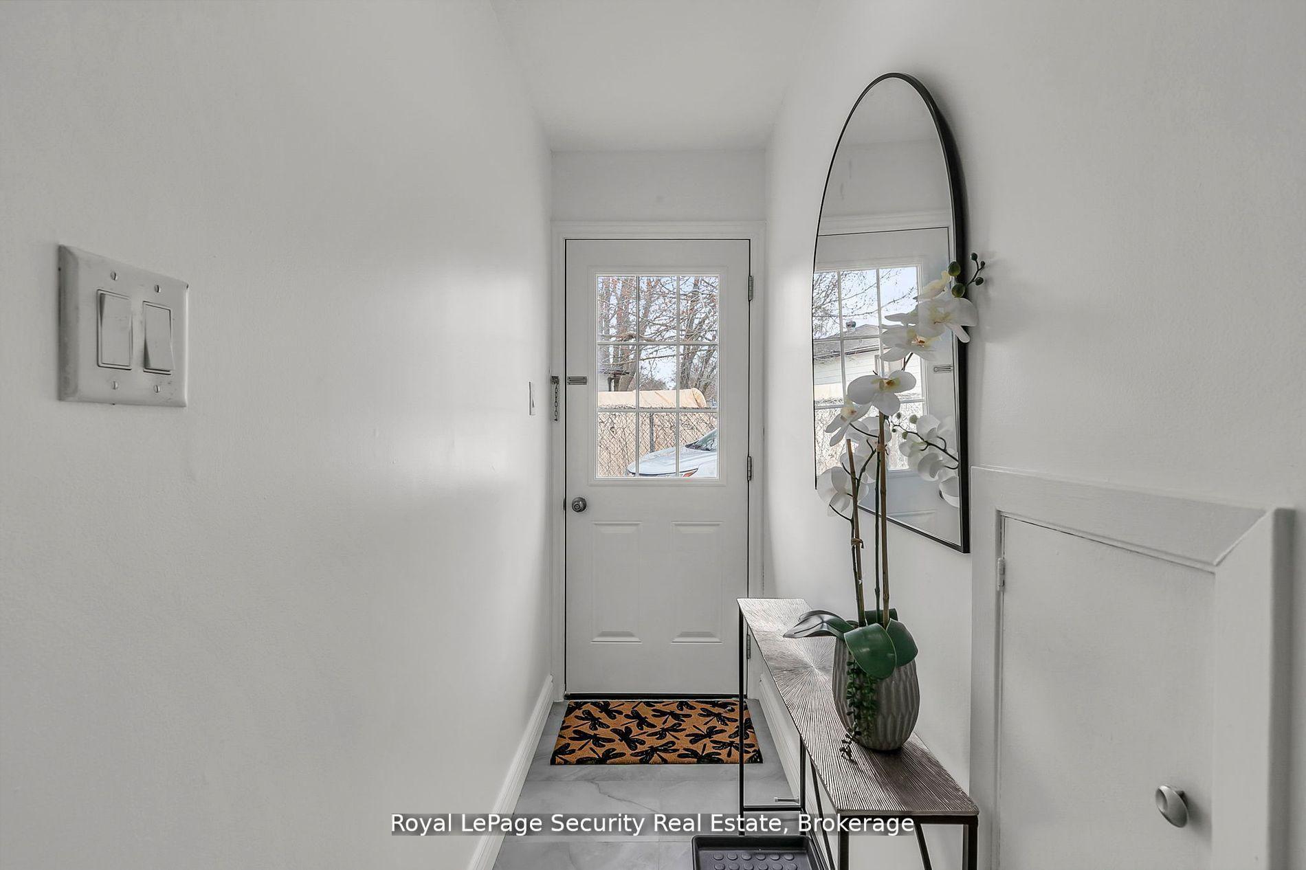 Photo 20 of 22 Burbank Place, Barrie, Grove East — HOMEH