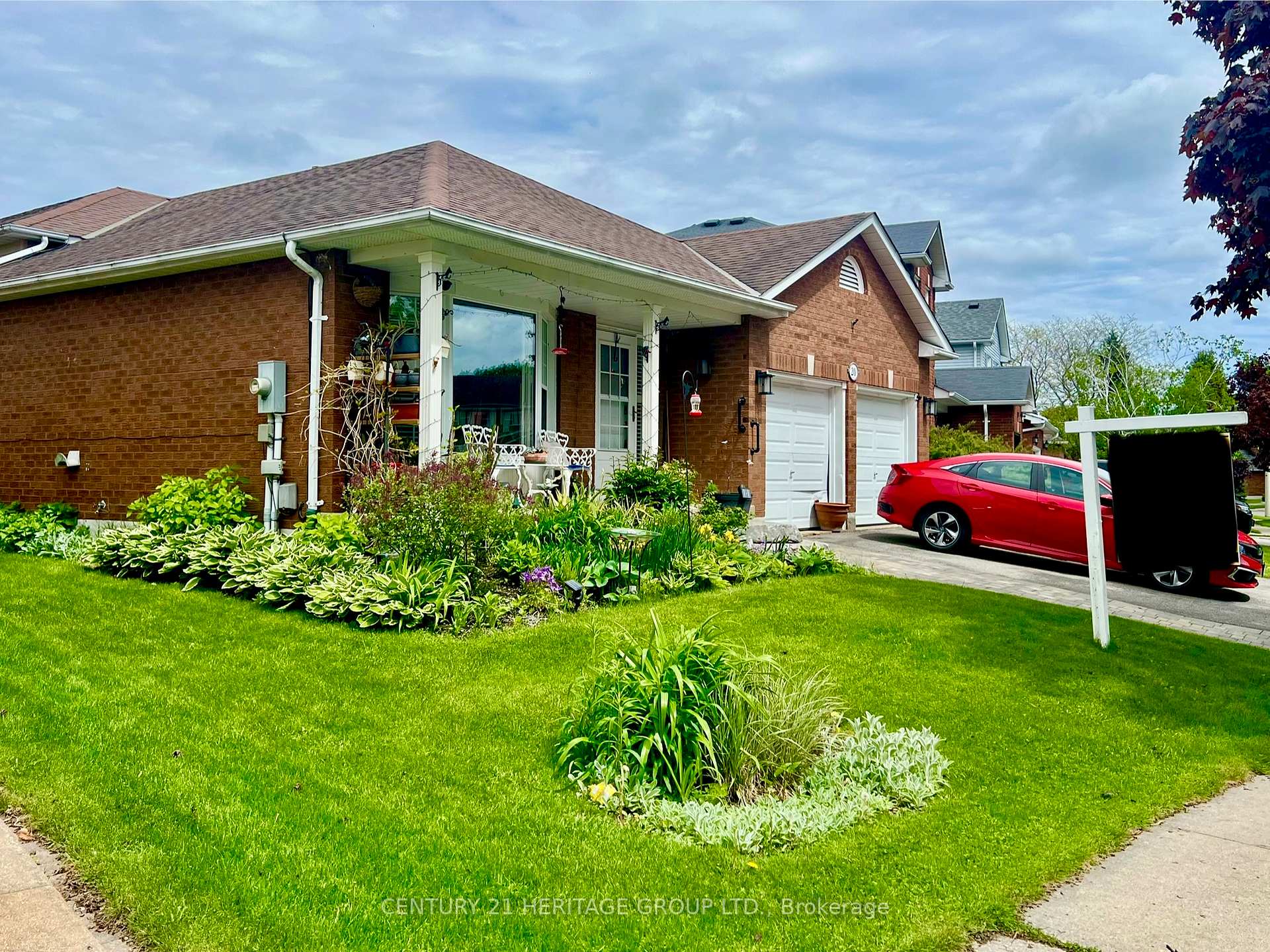 Photo 1 of 20 Orchard Park Drive, Clarington, Bowmanville — HOMEH