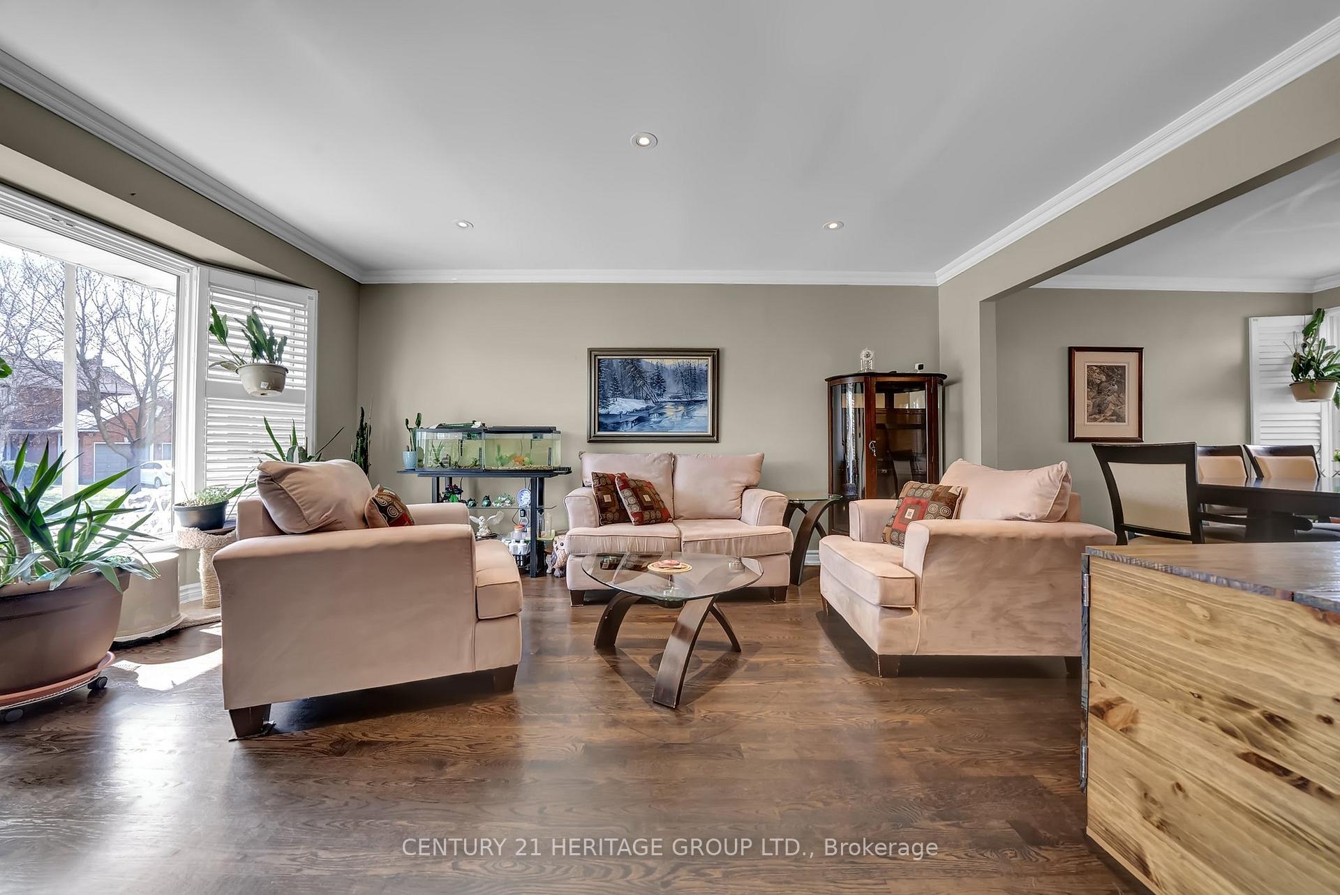 Photo 18 of 20 Orchard Park Drive, Clarington, Bowmanville — HOMEH