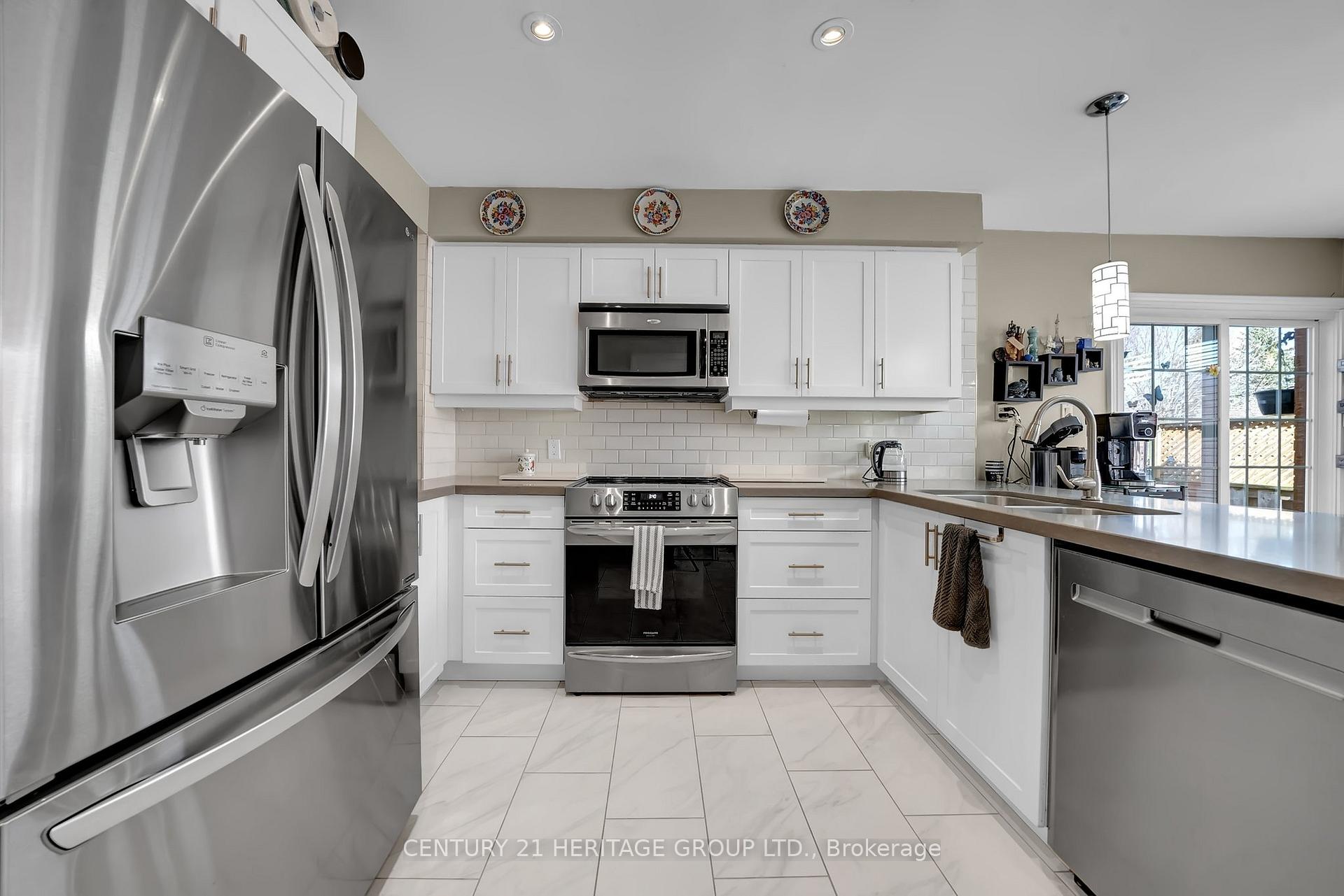 Photo 14 of 20 Orchard Park Drive, Clarington, Bowmanville — HOMEH