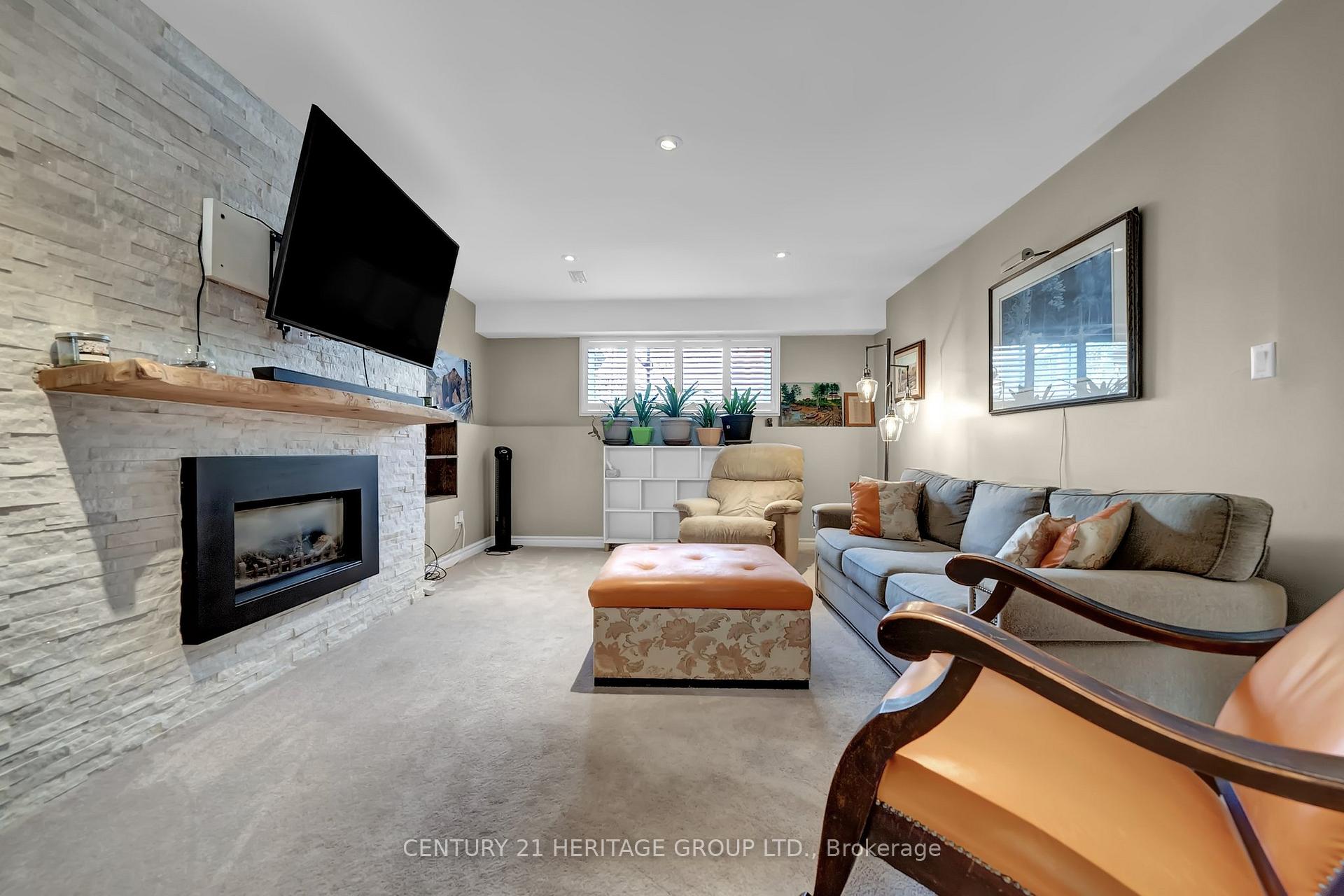 Photo 7 of 20 Orchard Park Drive, Clarington, Bowmanville — HOMEH