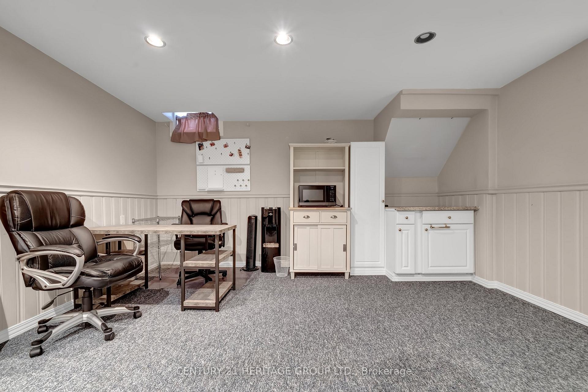 Photo 12 of 20 Orchard Park Drive, Clarington, Bowmanville — HOMEH
