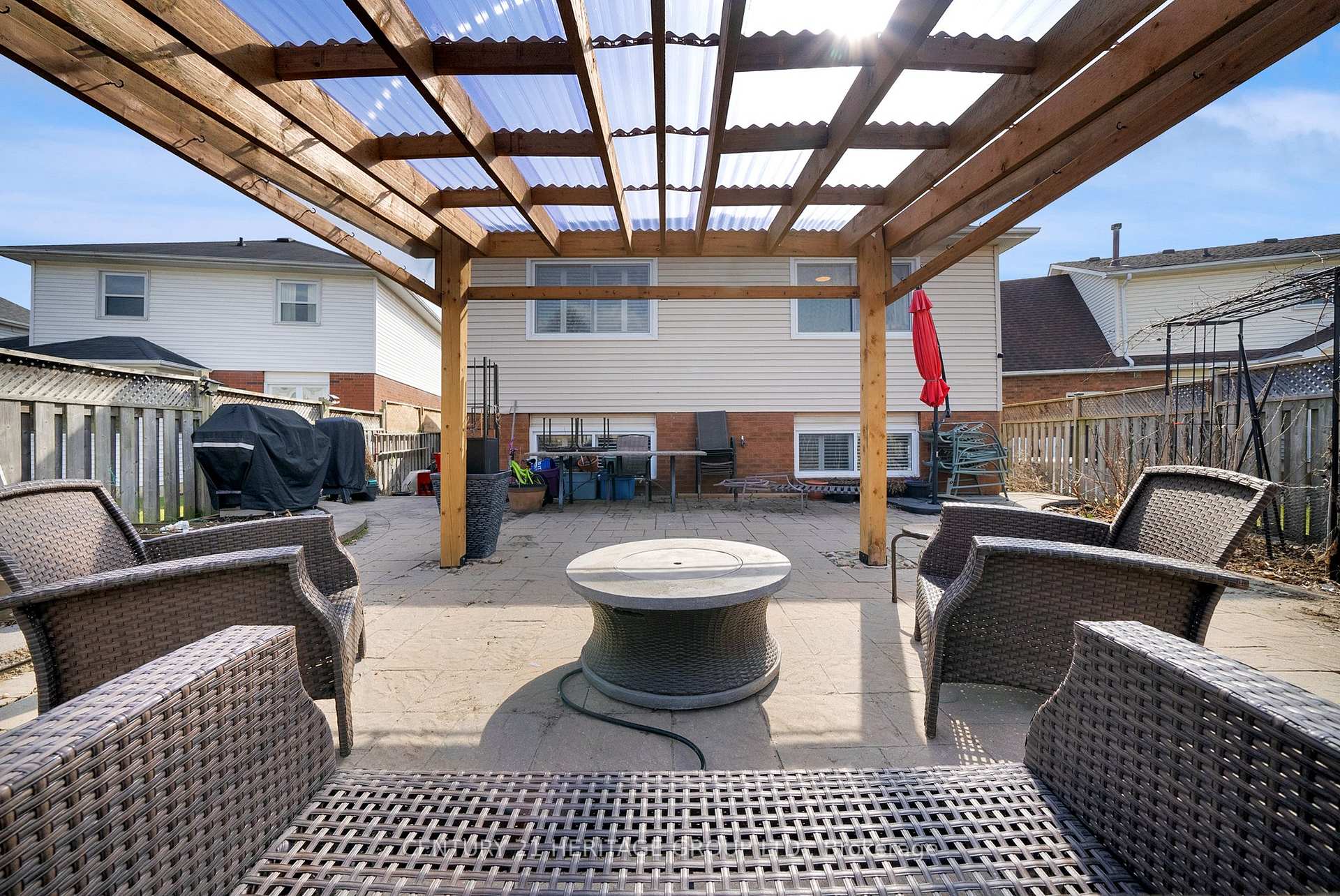 Photo 24 of 20 Orchard Park Drive, Clarington, Bowmanville — HOMEH