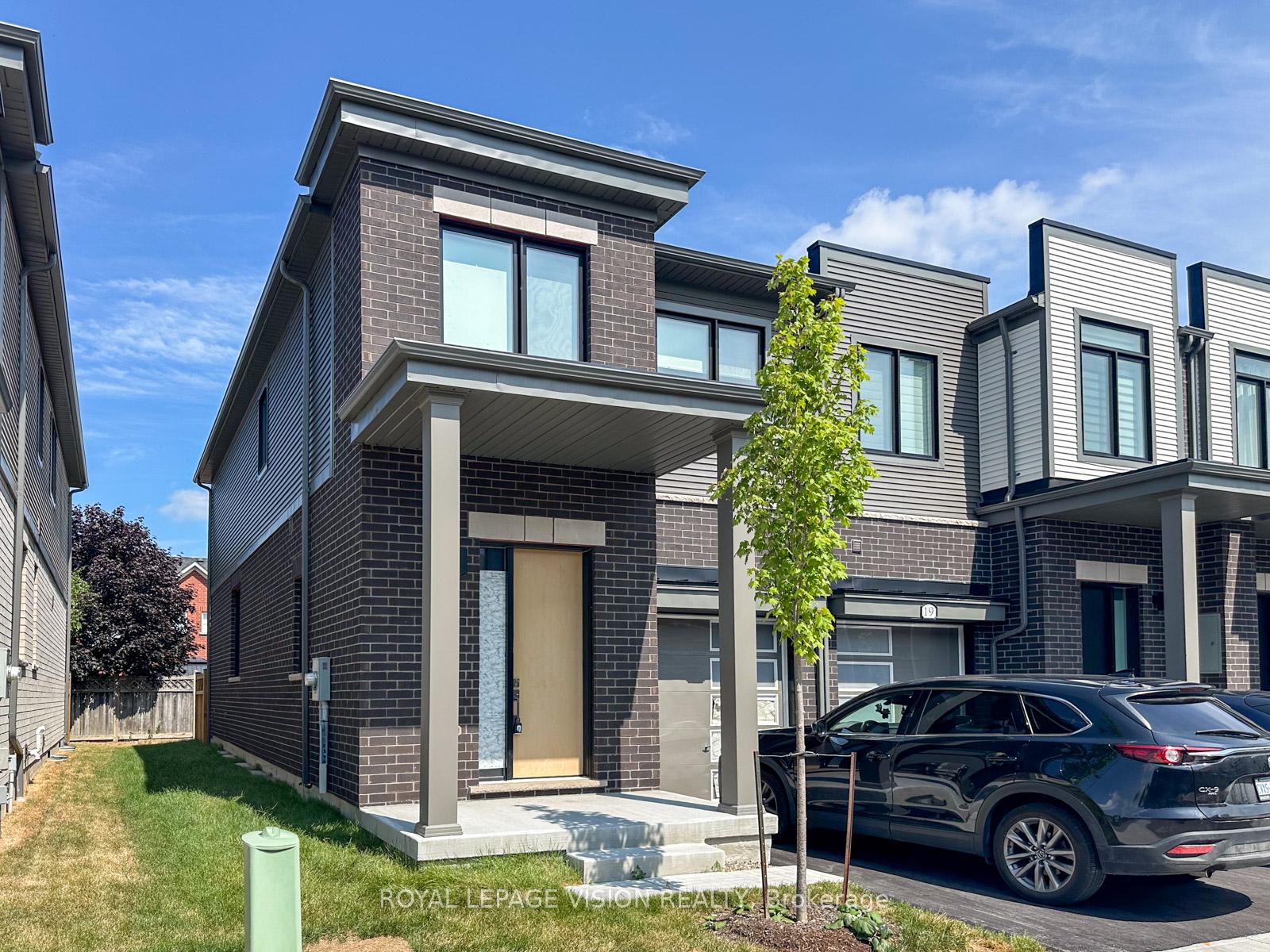 Photo 1 of 21 Sorbara Way, Whitby, Brooklin — HOMEH