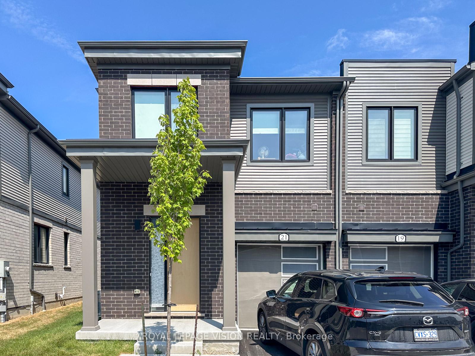 Photo 2 of 21 Sorbara Way, Whitby, Brooklin — HOMEH