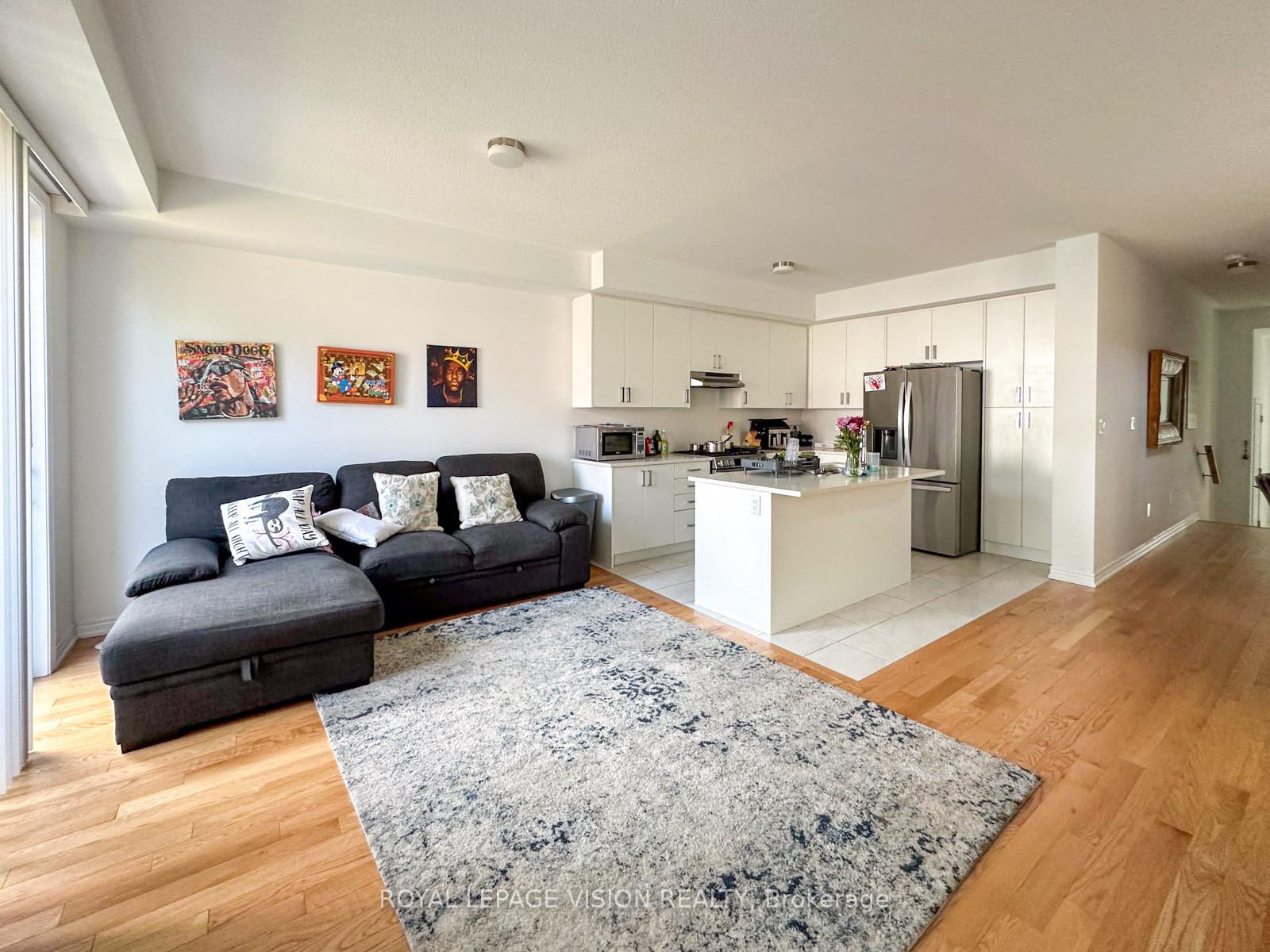Photo 4 of 21 Sorbara Way, Whitby, Brooklin — HOMEH