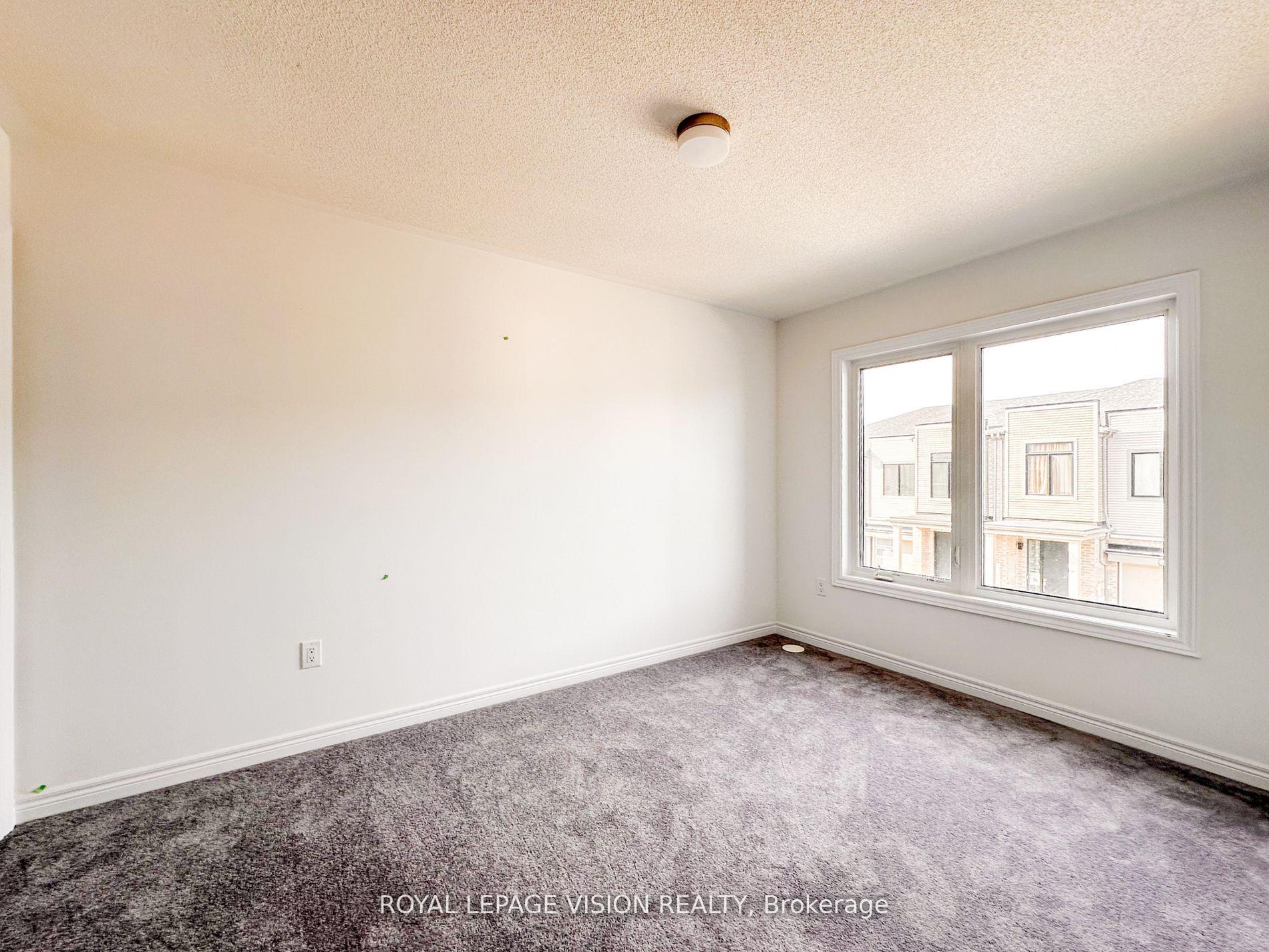 Photo 24 of 21 Sorbara Way, Whitby, Brooklin — HOMEH
