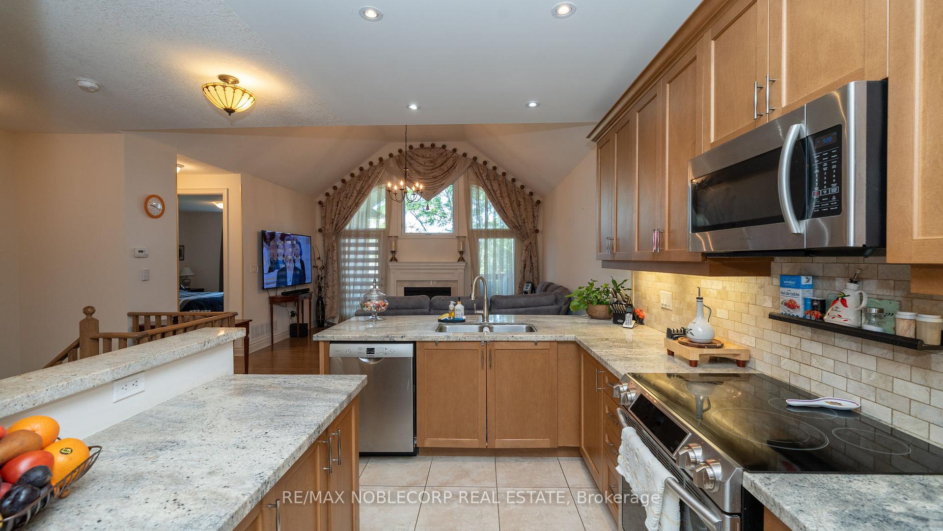 Photo 14 of Unit 128, 40 Hillcrest Drive, New Tecumseth, Alliston — HOMEH