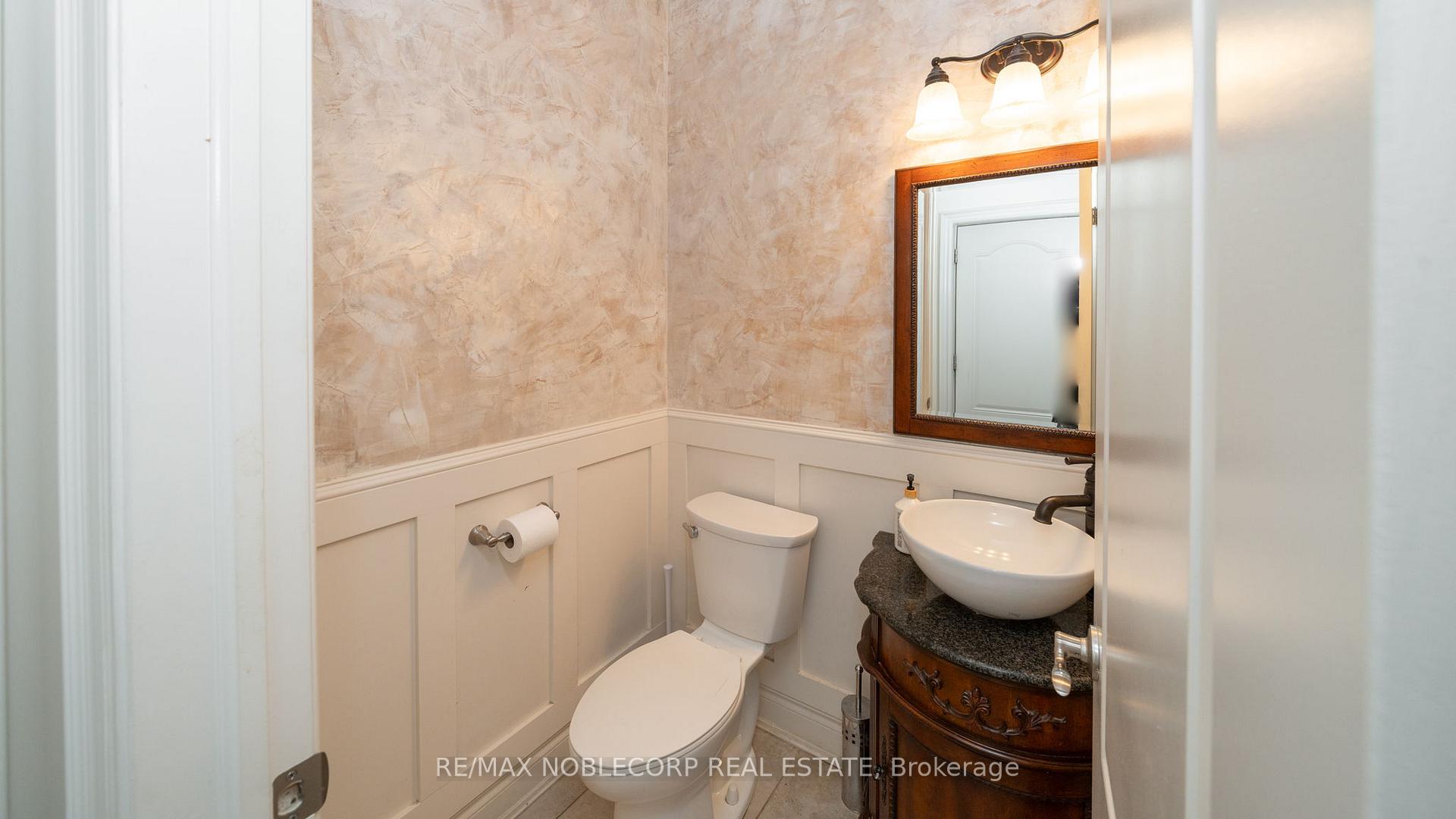 Photo 23 of Unit 128, 40 Hillcrest Drive, New Tecumseth, Alliston — HOMEH