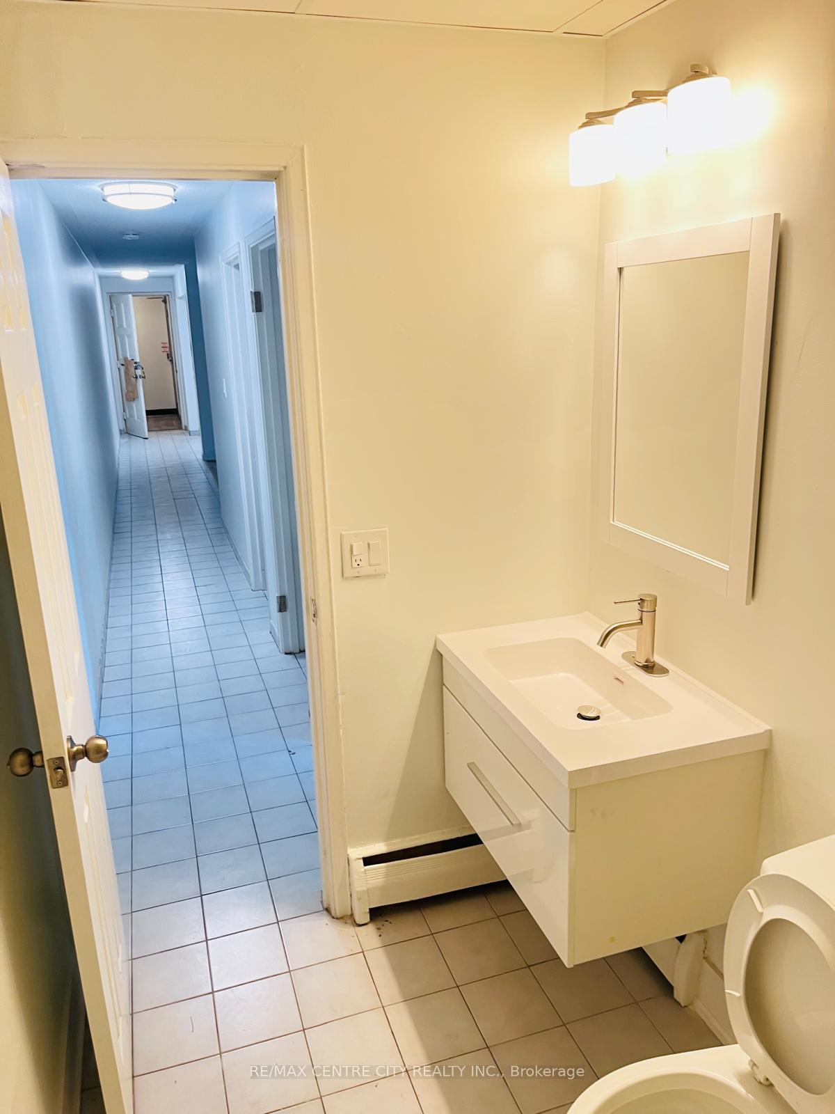 Photo 11 of Unit Unit #2, 121 Walnut Avenue S, Sarnia — HOMEH