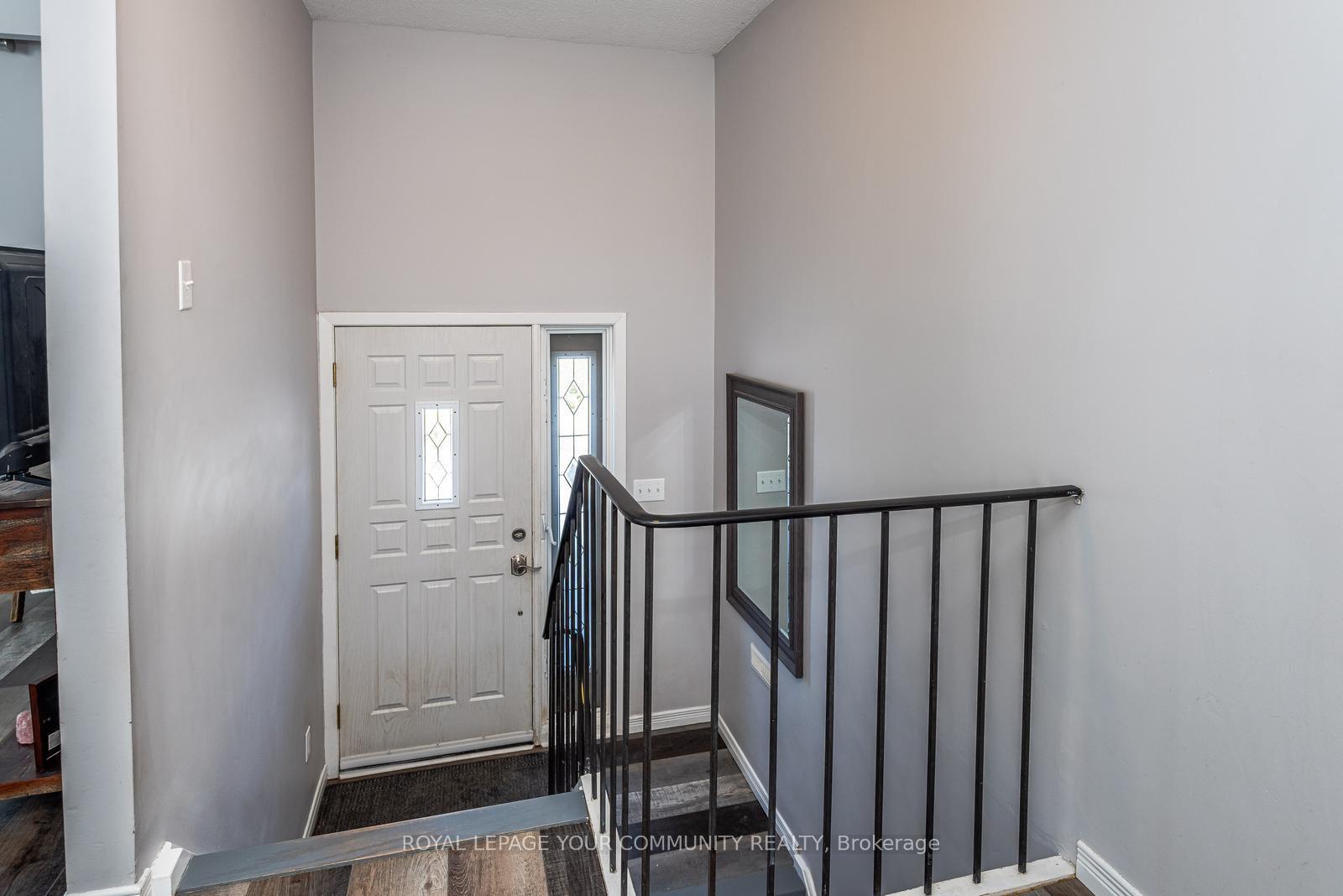 Photo 3 of 347 Lakeland Crescent, Brock, Beaverton — HOMEH