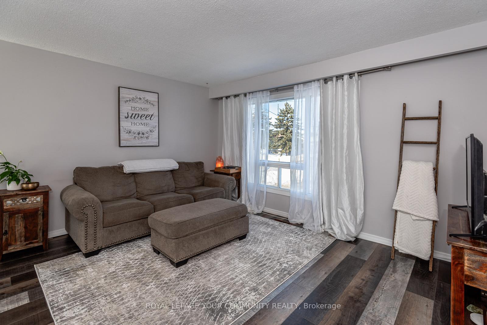 Photo 8 of 347 Lakeland Crescent, Brock, Beaverton — HOMEH
