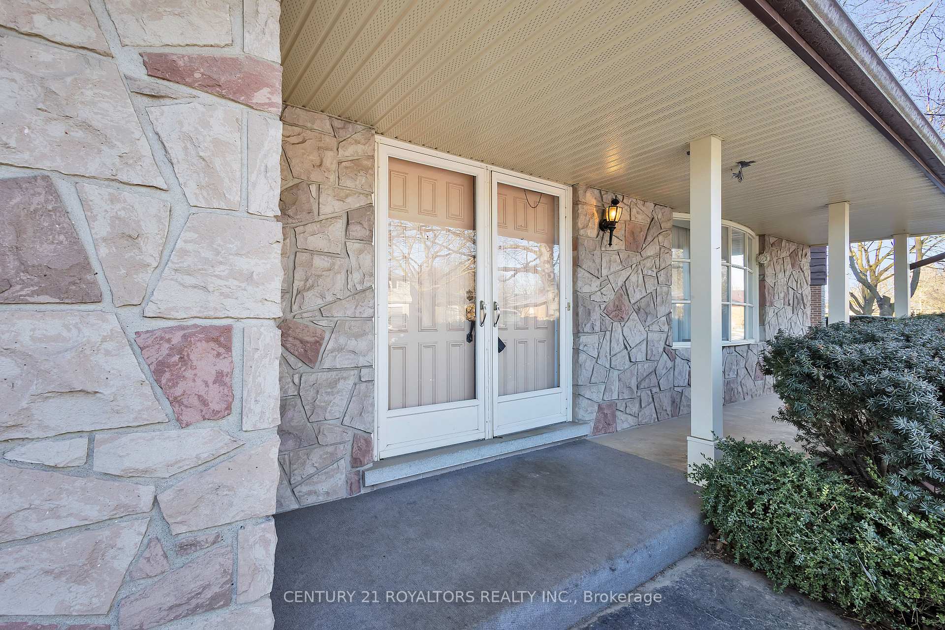 Photo 11 of 279 Kenneth Avenue, Kitchener — HOMEH