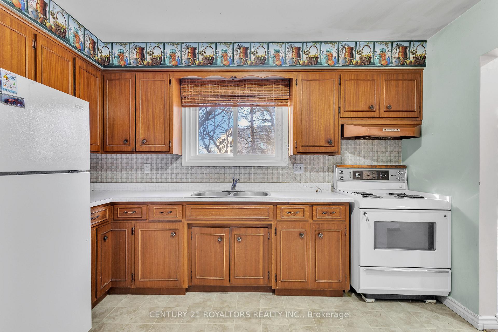 Photo 6 of 279 Kenneth Avenue, Kitchener — HOMEH