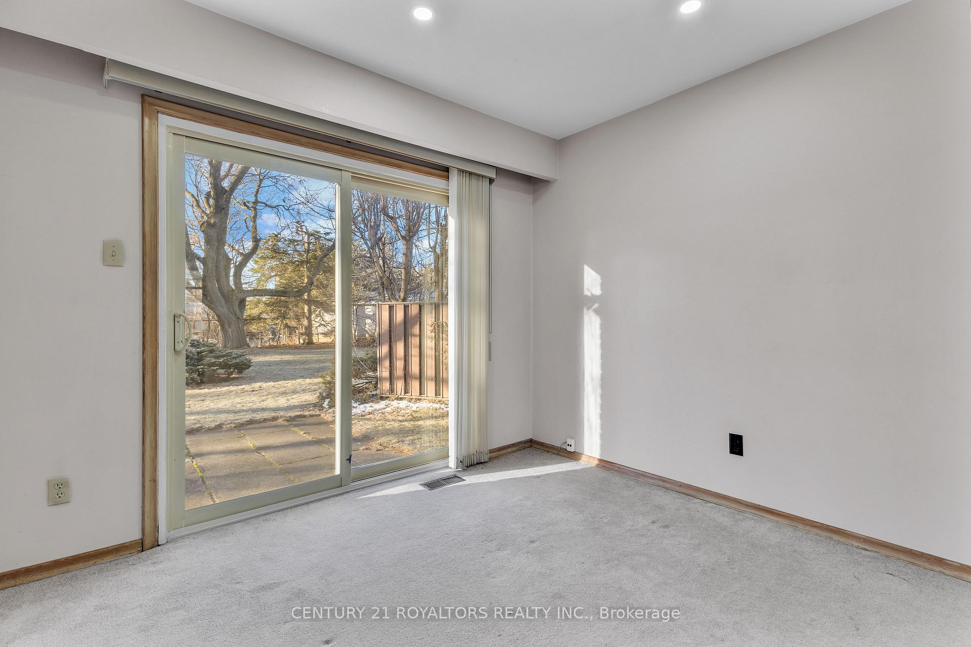 Photo 5 of 279 Kenneth Avenue, Kitchener — HOMEH