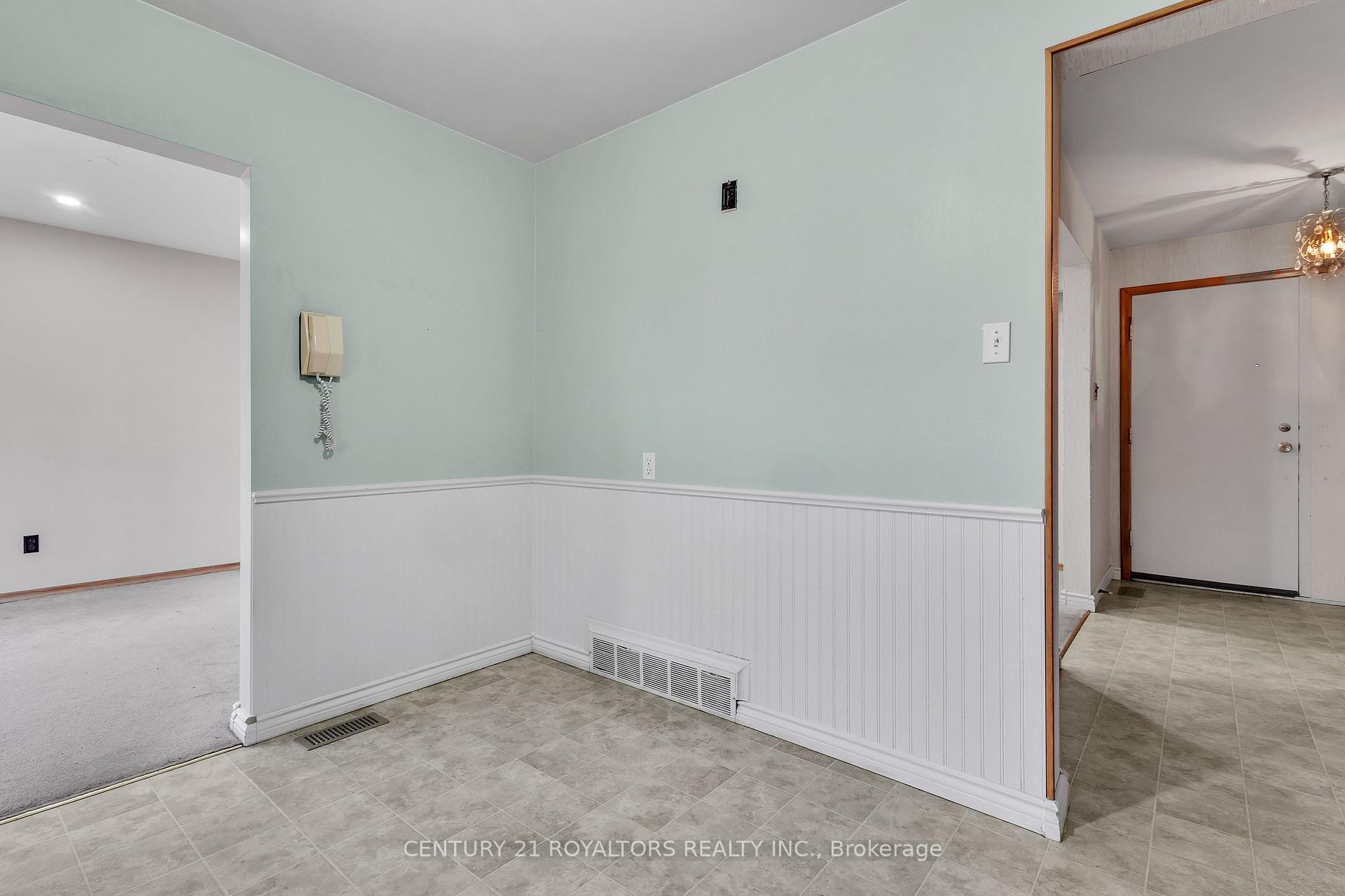 Photo 10 of 279 Kenneth Avenue, Kitchener — HOMEH