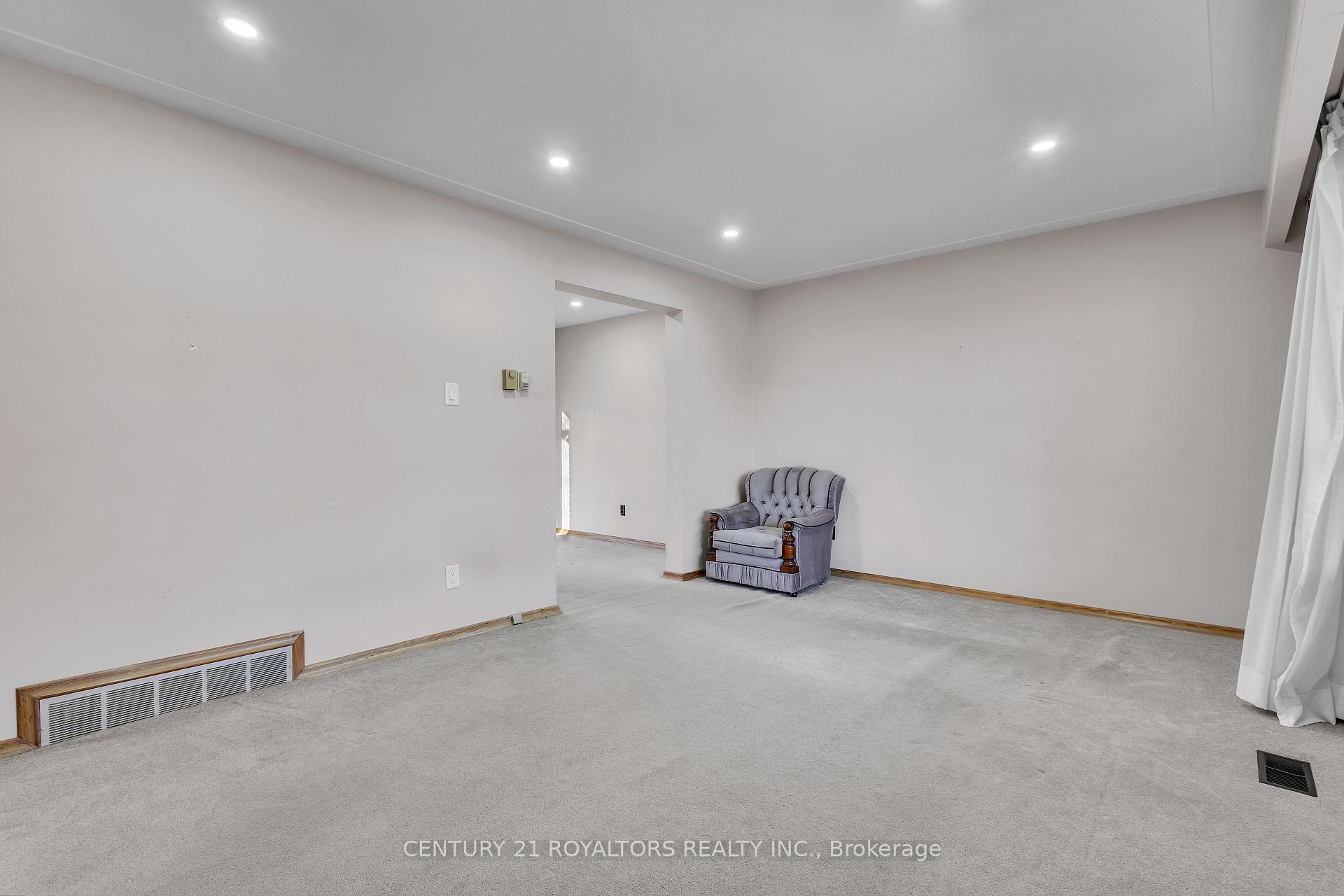 Photo 7 of 279 Kenneth Avenue, Kitchener — HOMEH