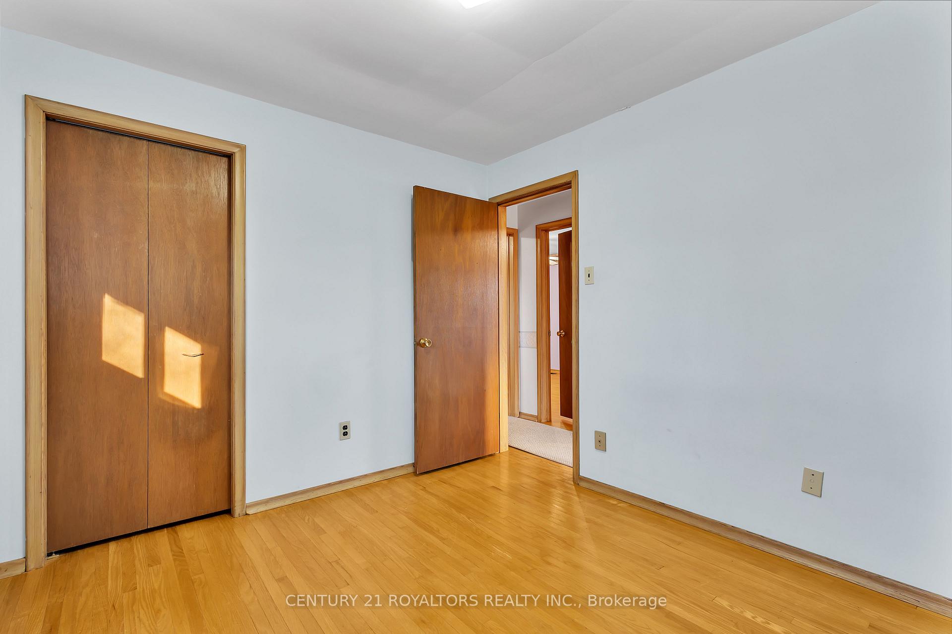 Photo 15 of 279 Kenneth Avenue, Kitchener — HOMEH