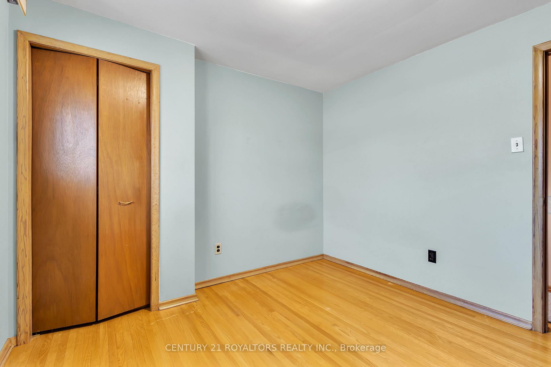 Photo 12 of 279 Kenneth Avenue, Kitchener — HOMEH