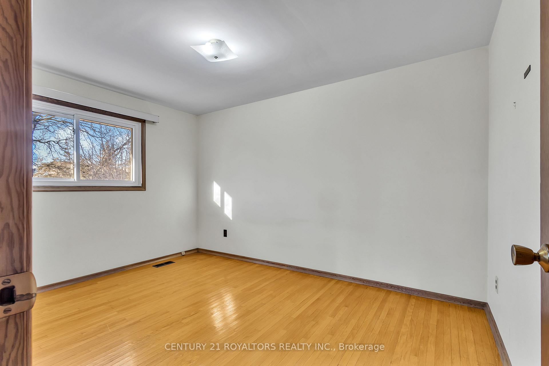 Photo 20 of 279 Kenneth Avenue, Kitchener — HOMEH
