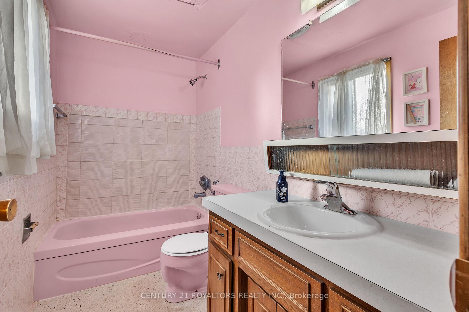 Photo 22 of 279 Kenneth Avenue, Kitchener — HOMEH