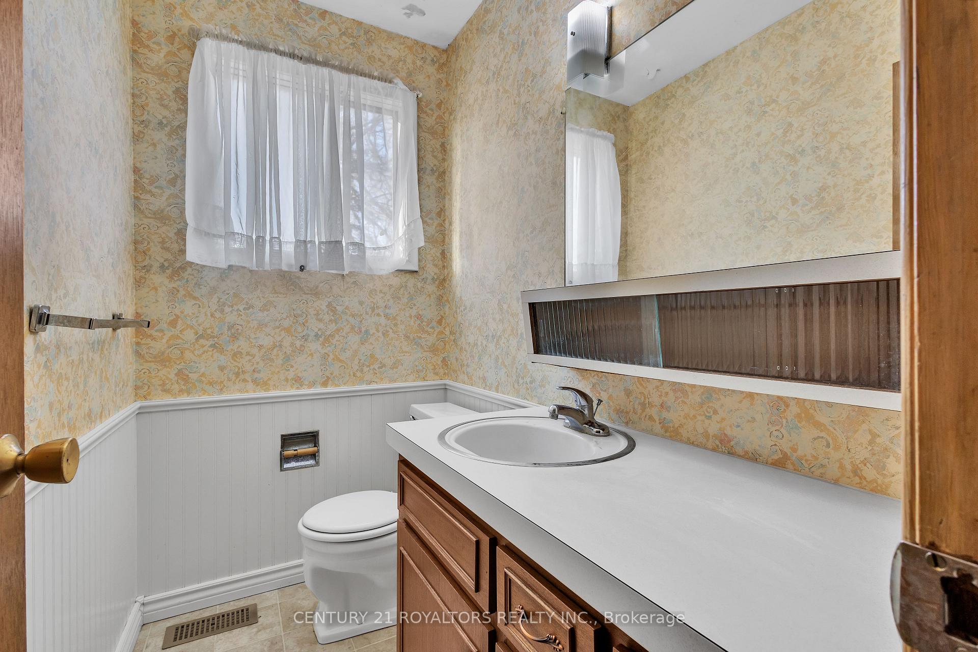 Photo 23 of 279 Kenneth Avenue, Kitchener — HOMEH