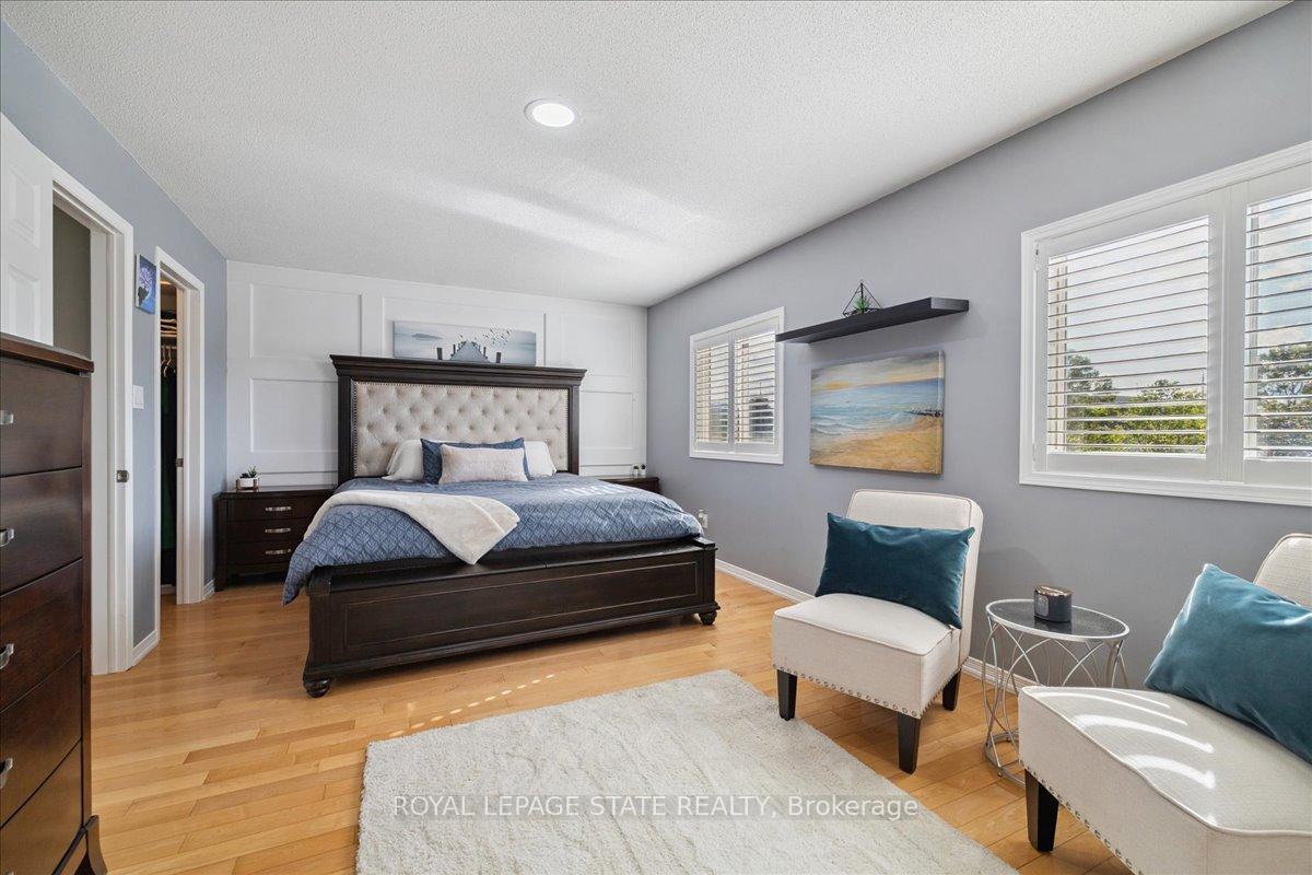 Photo 4 of 42 Meadow Wood Crescent, Hamilton, Stoney Creek Mountain — HOMEH