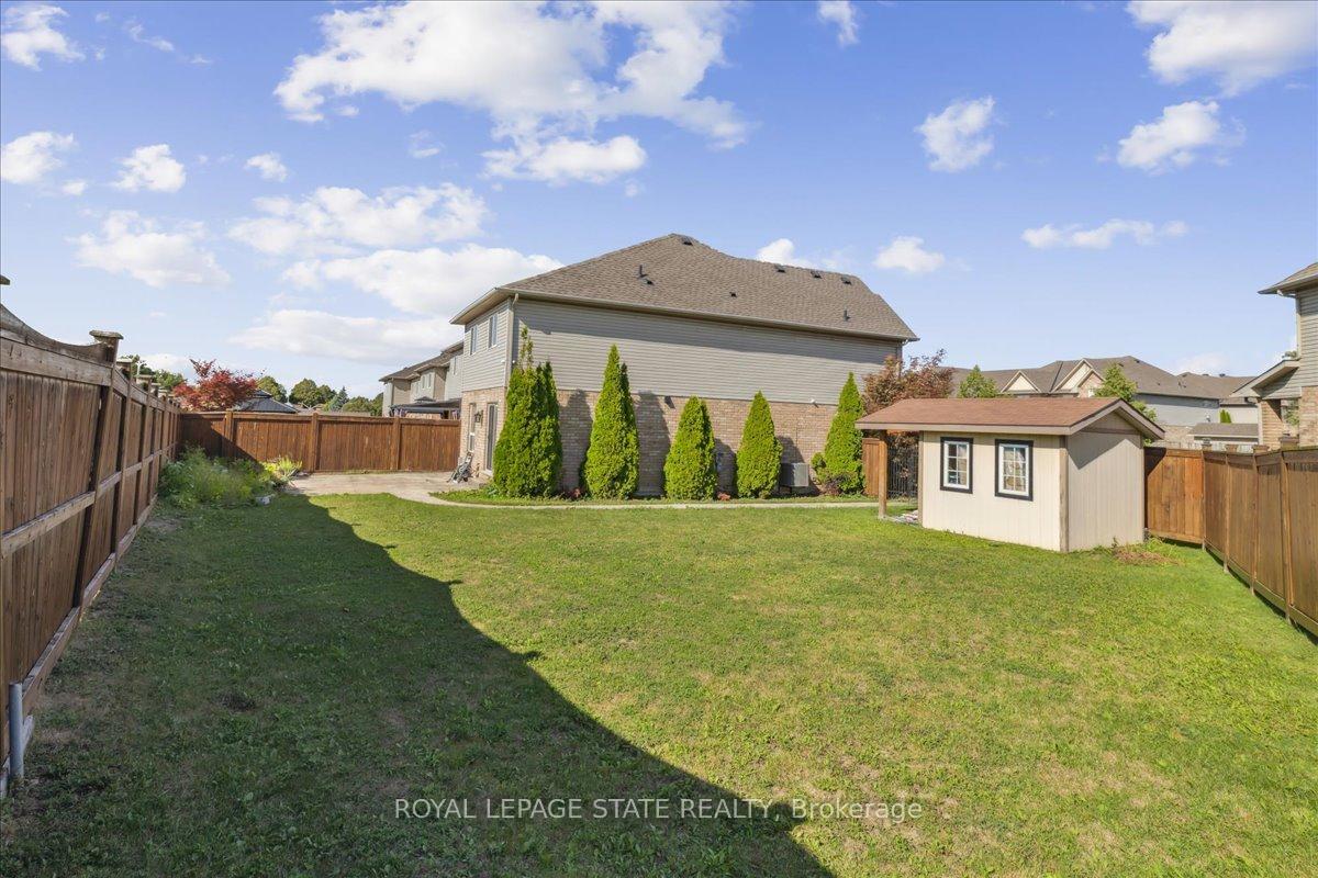 Photo 10 of 42 Meadow Wood Crescent, Hamilton, Stoney Creek Mountain — HOMEH
