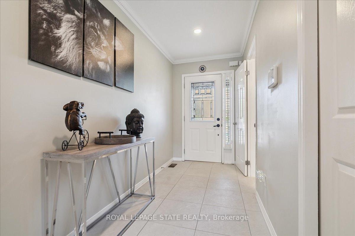 Photo 6 of 42 Meadow Wood Crescent, Hamilton, Stoney Creek Mountain — HOMEH