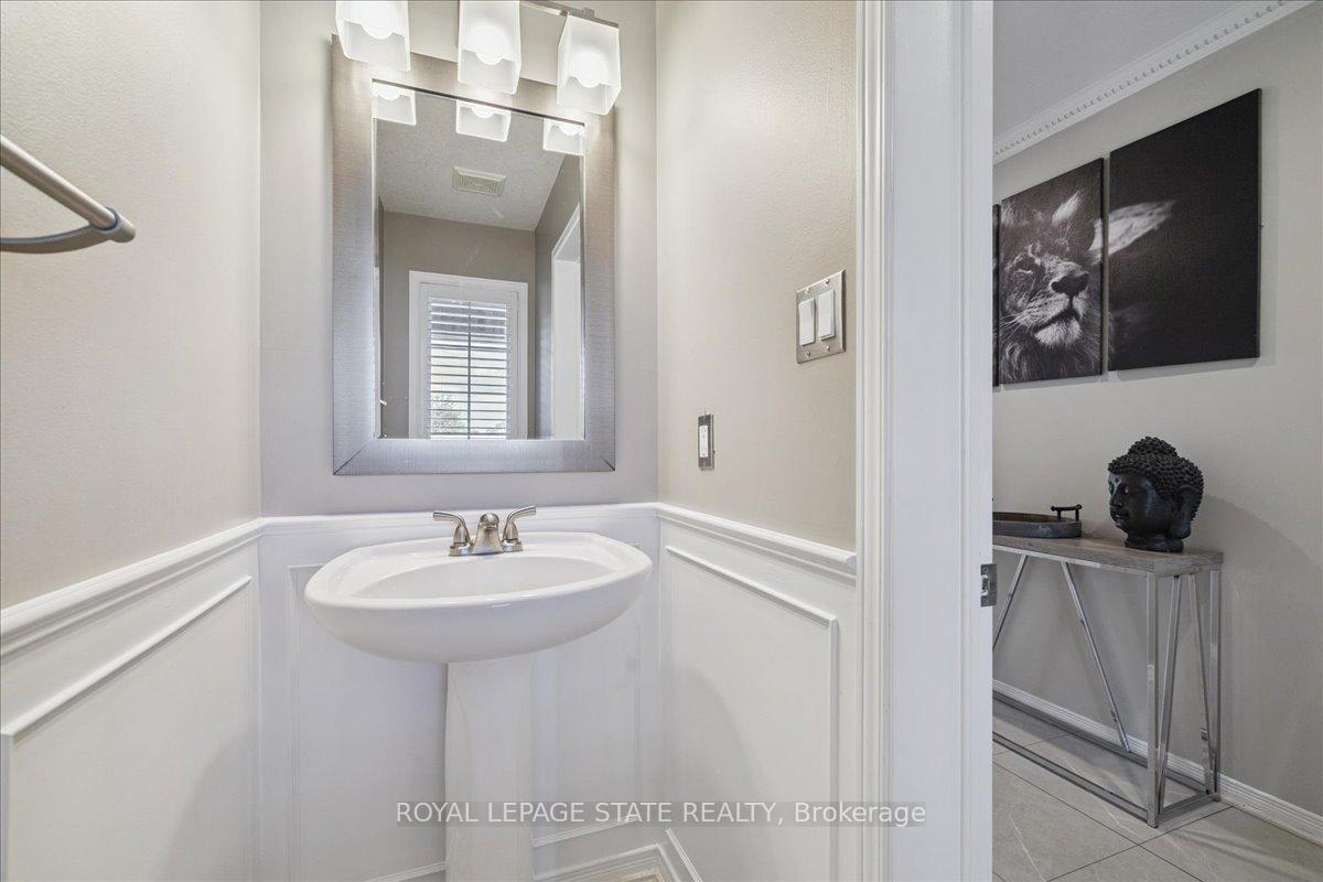 Photo 8 of 42 Meadow Wood Crescent, Hamilton, Stoney Creek Mountain — HOMEH