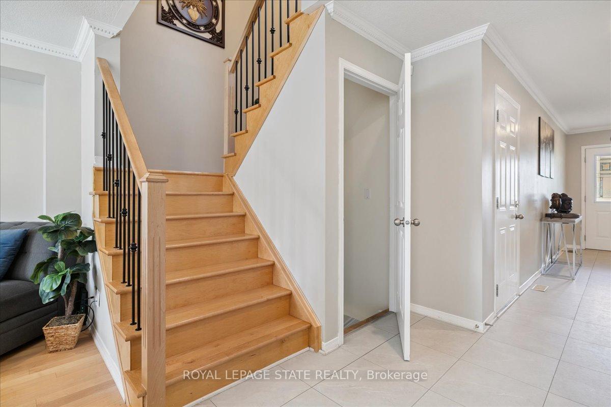 Photo 20 of 42 Meadow Wood Crescent, Hamilton, Stoney Creek Mountain — HOMEH