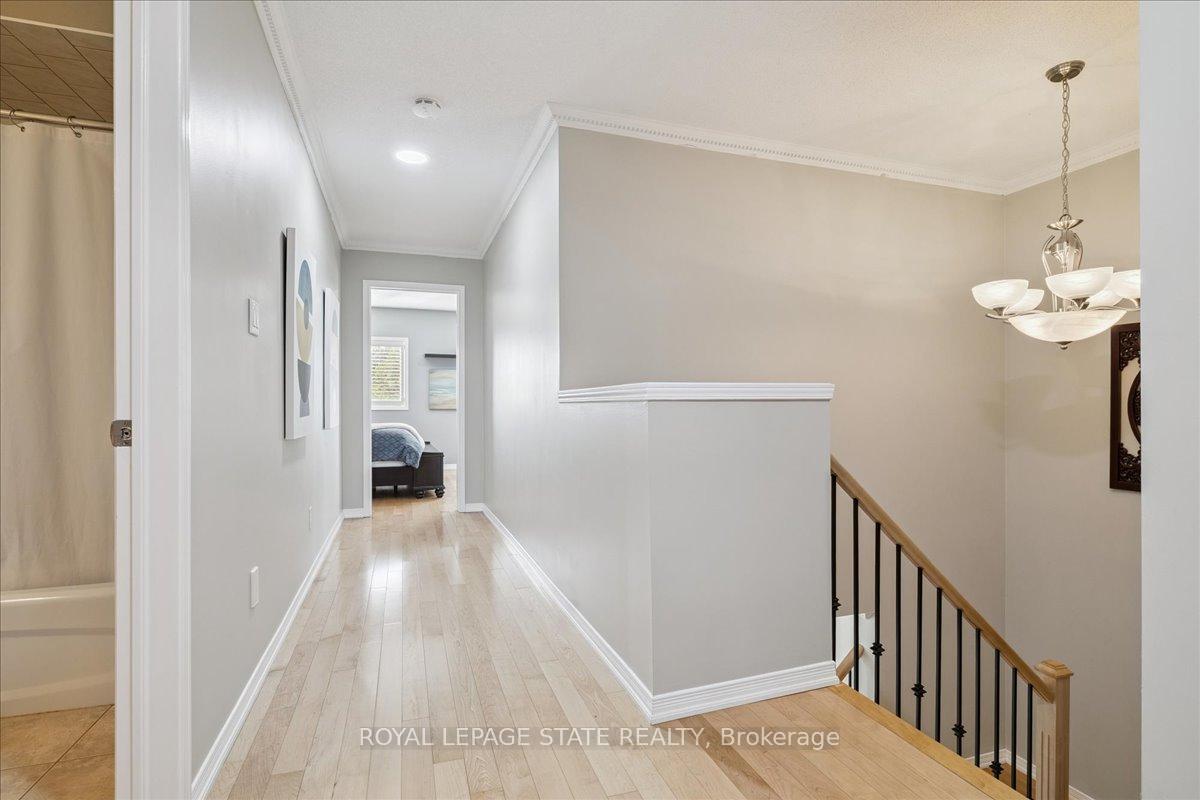 Photo 19 of 42 Meadow Wood Crescent, Hamilton, Stoney Creek Mountain — HOMEH