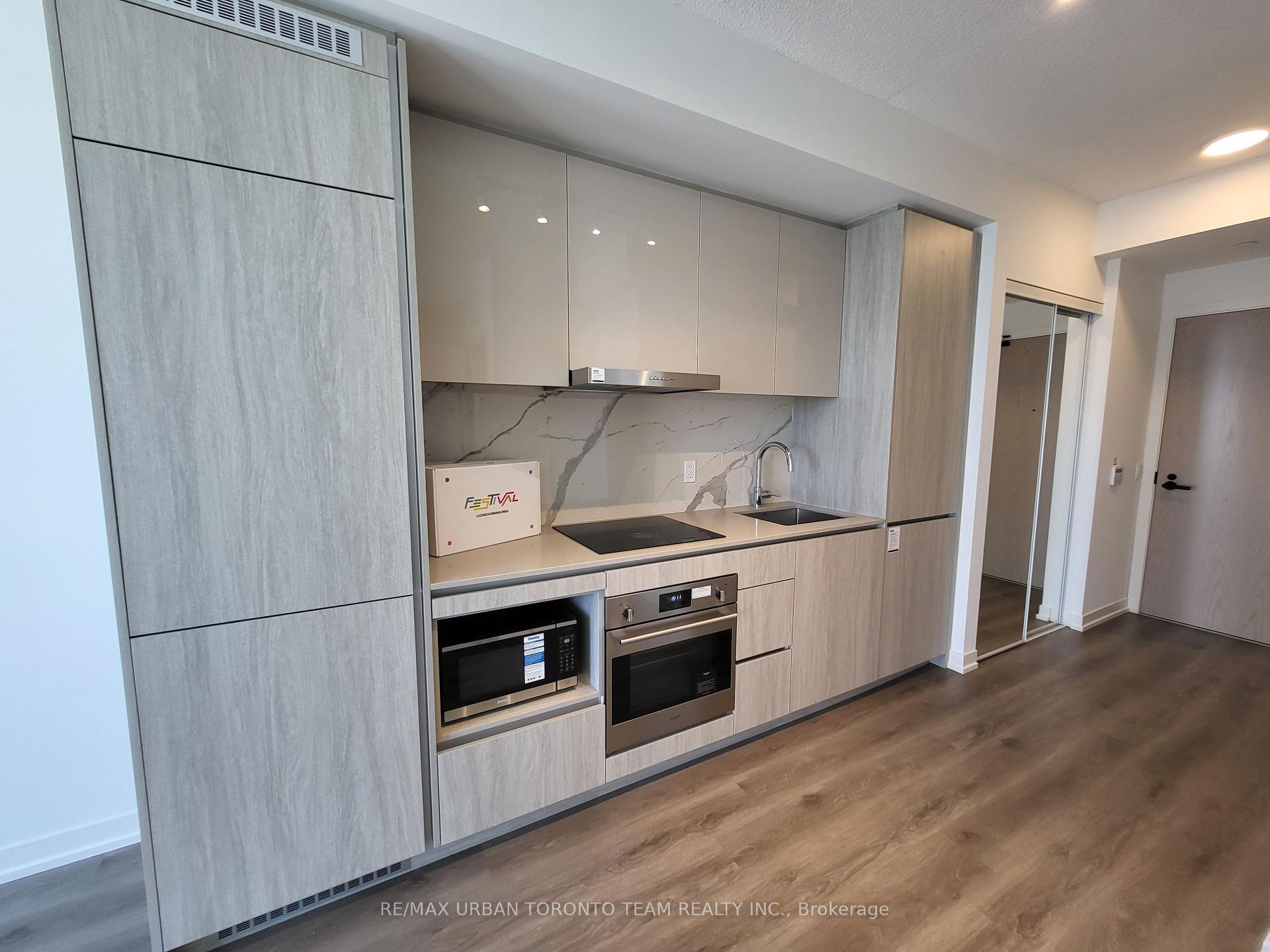 Photo 1 of Unit 3501, 28 Interchange Way, Vaughan, Vaughan Corporate Centre — HOMEH